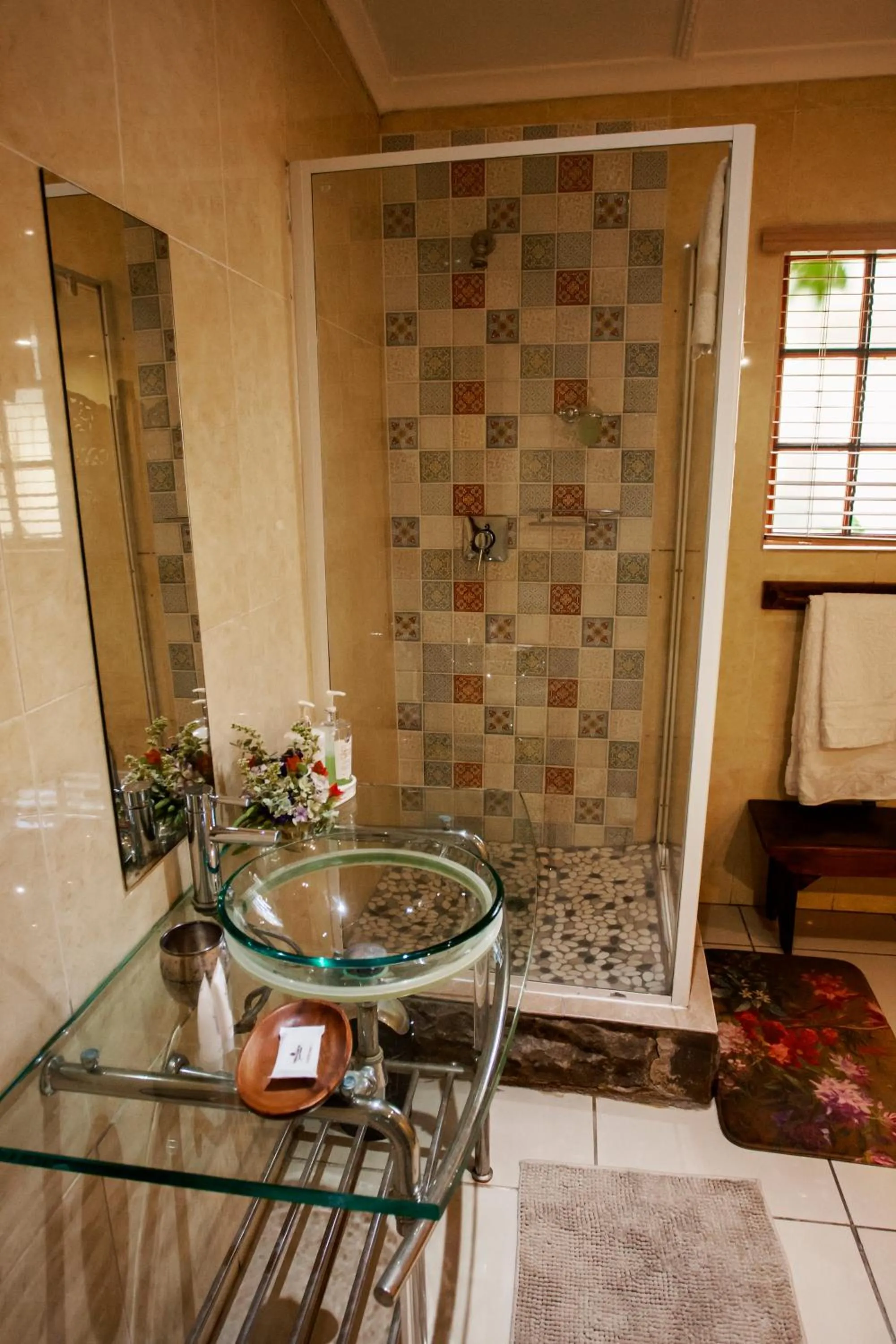 Bathroom in Town and Country Mpumalanga