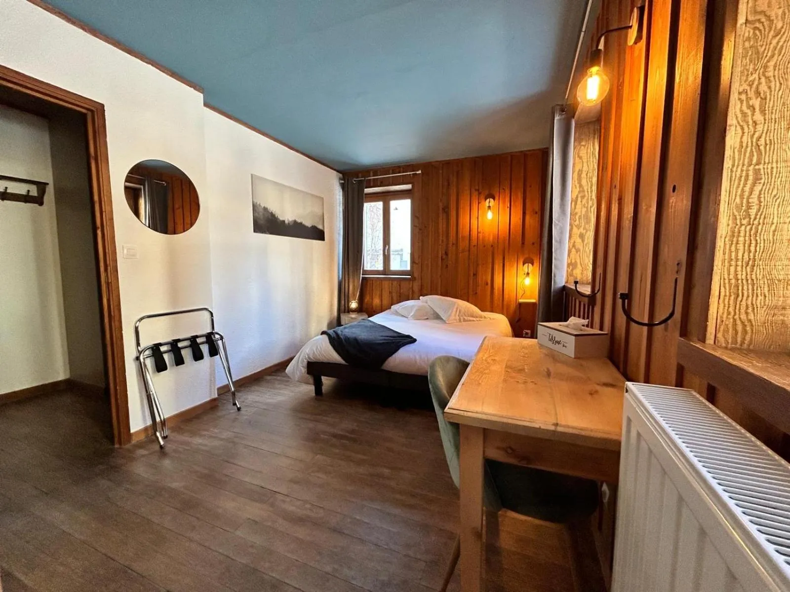 Photo of the whole room, Bed in Le Ristolas