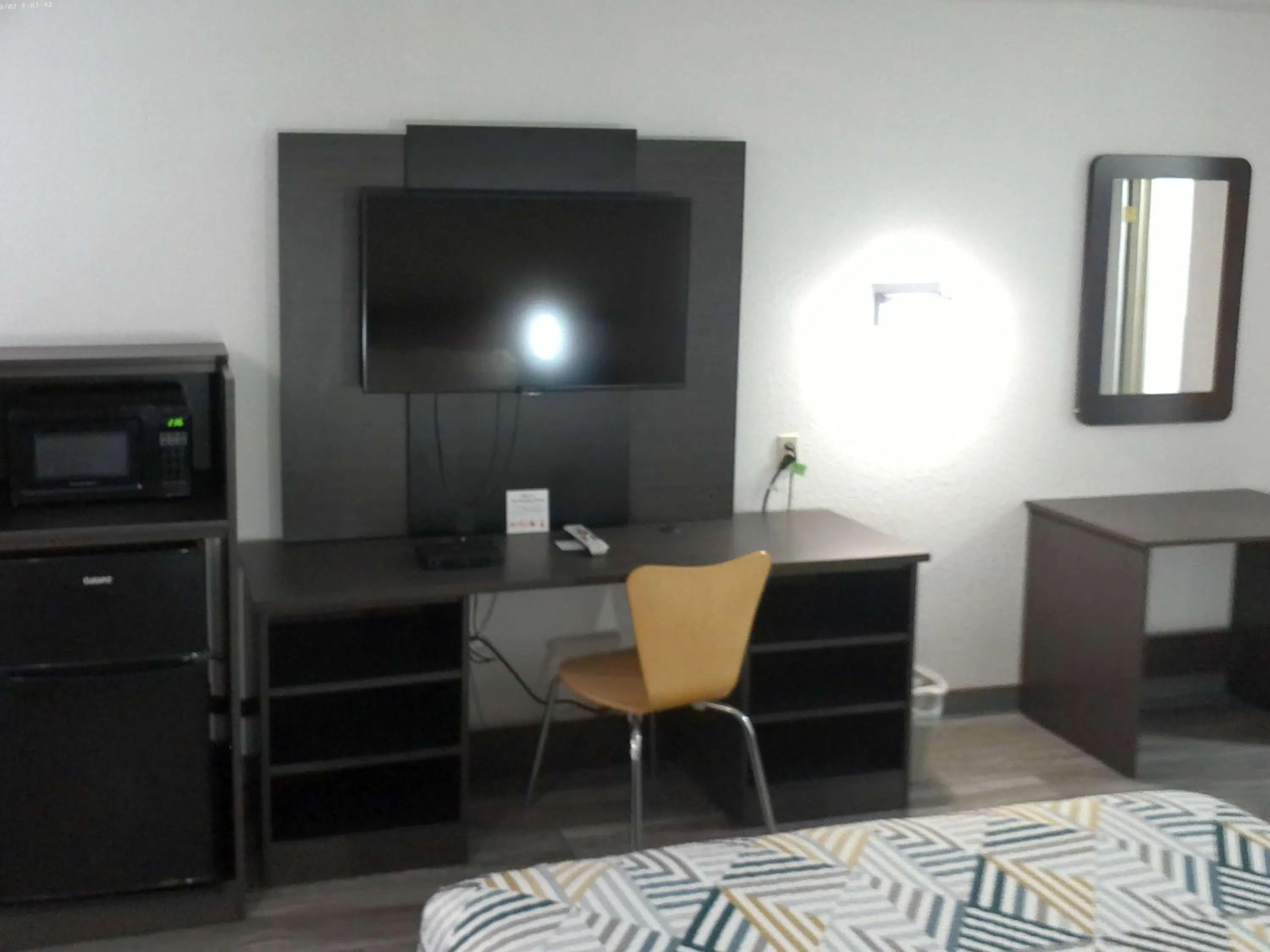 Bedroom in Motel 6-Winslow, AZ