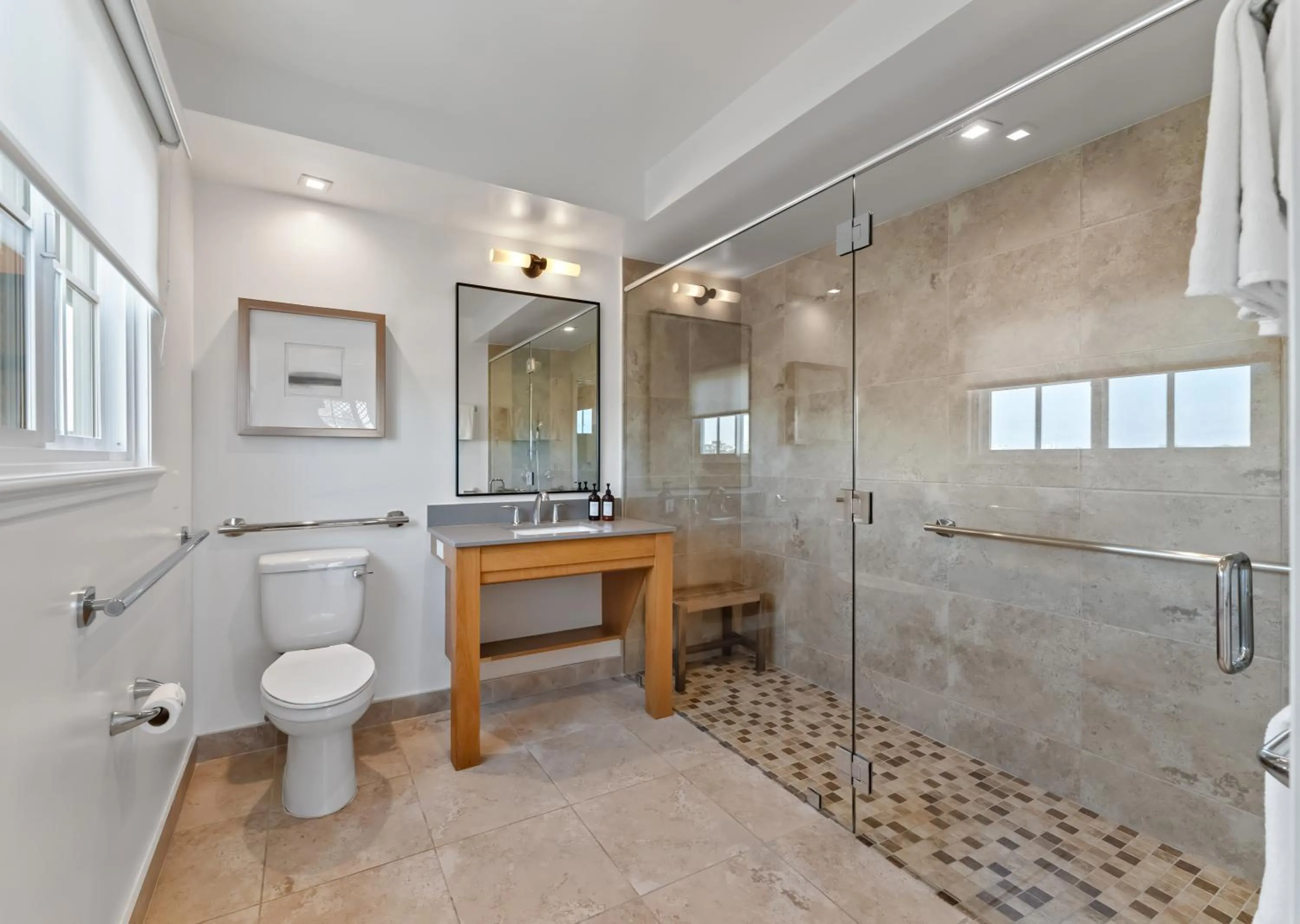 Bathroom in Inn at Playa del Rey