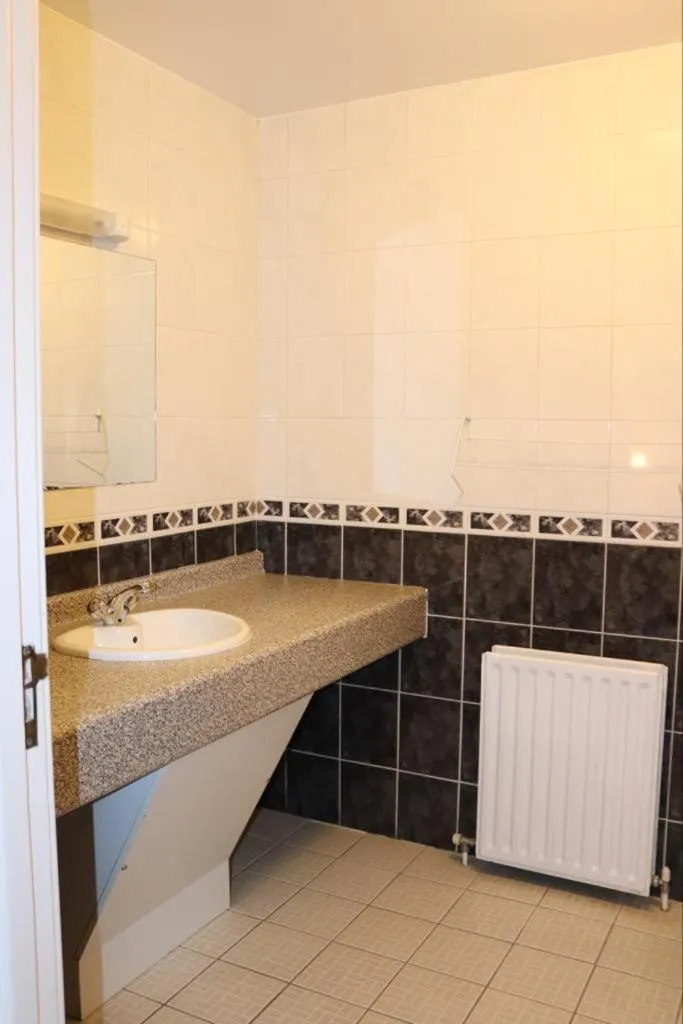 Bathroom in Hillview Lodge