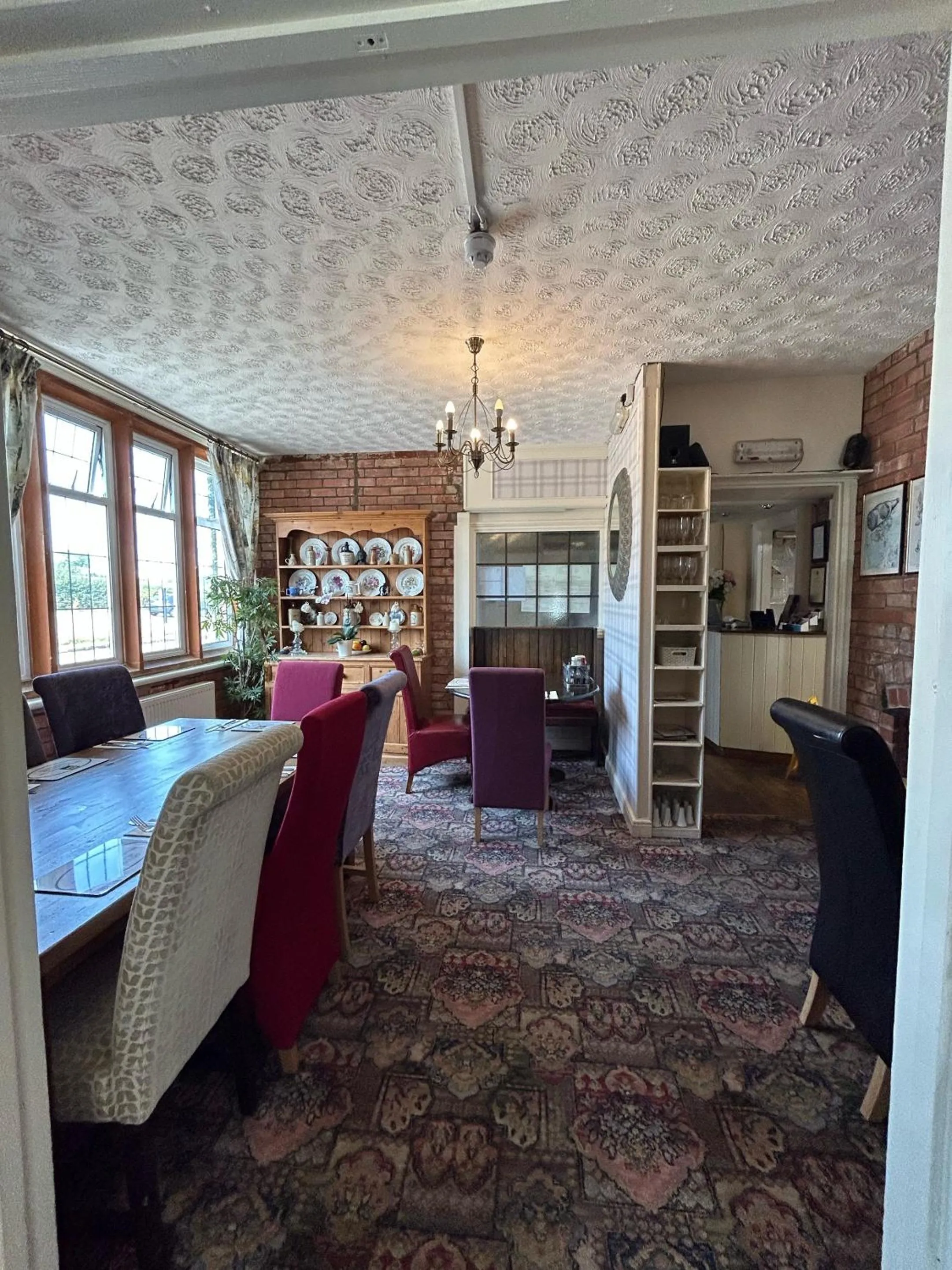 Dining area in Halfway House Inn Country Lodge