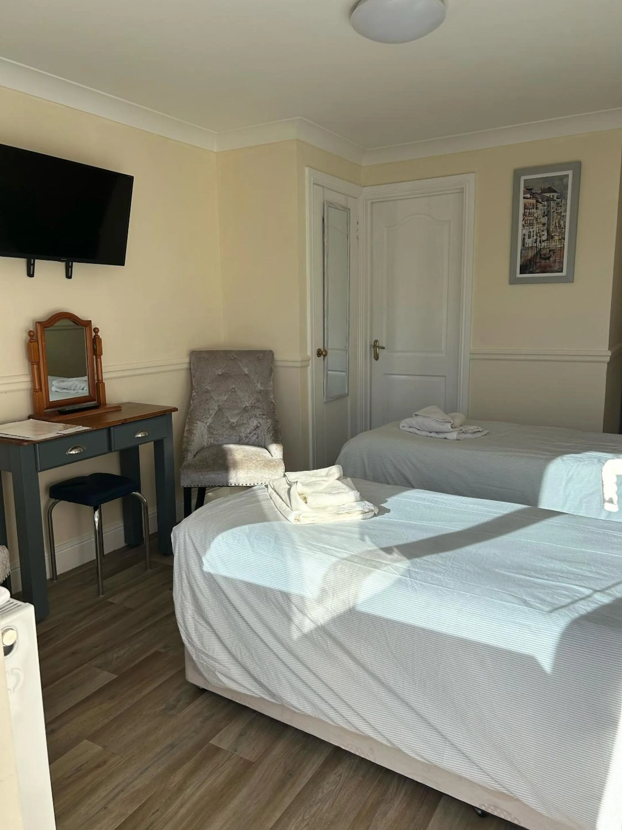 Standard Twin Room in Halfway House Inn Country Lodge