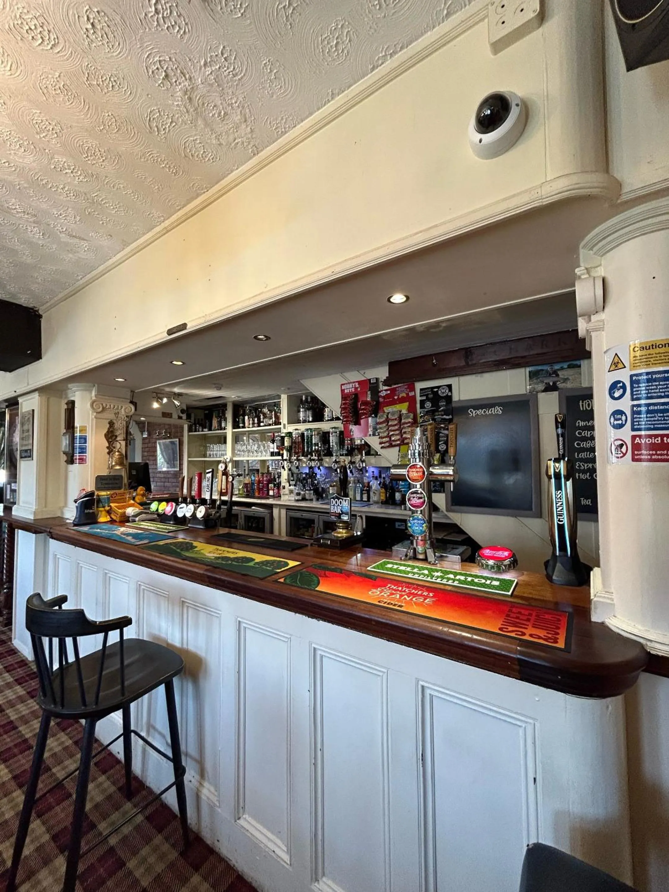 Lounge or bar in Halfway House Inn Country Lodge