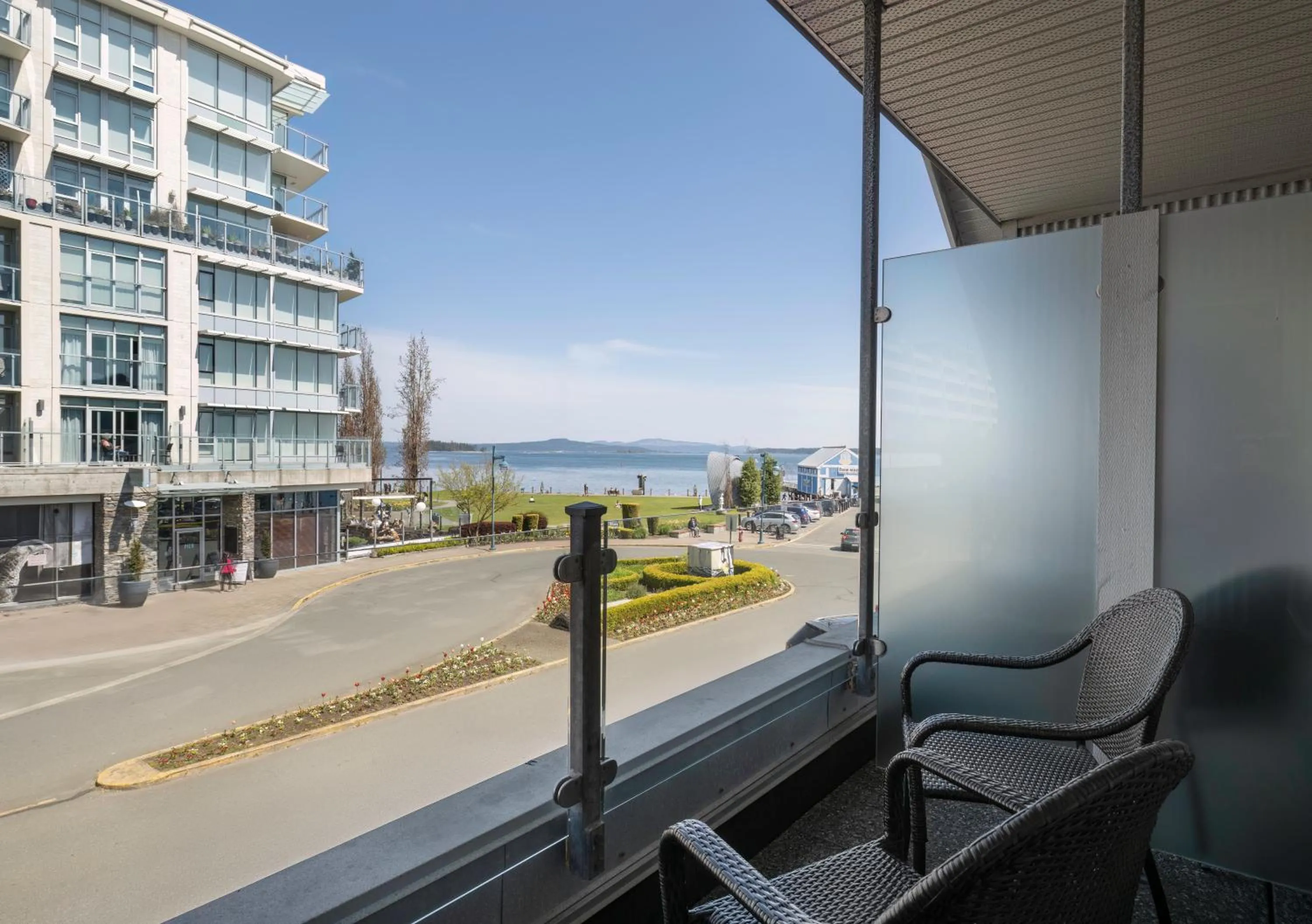 Sidney Waterfront Inn & Suites