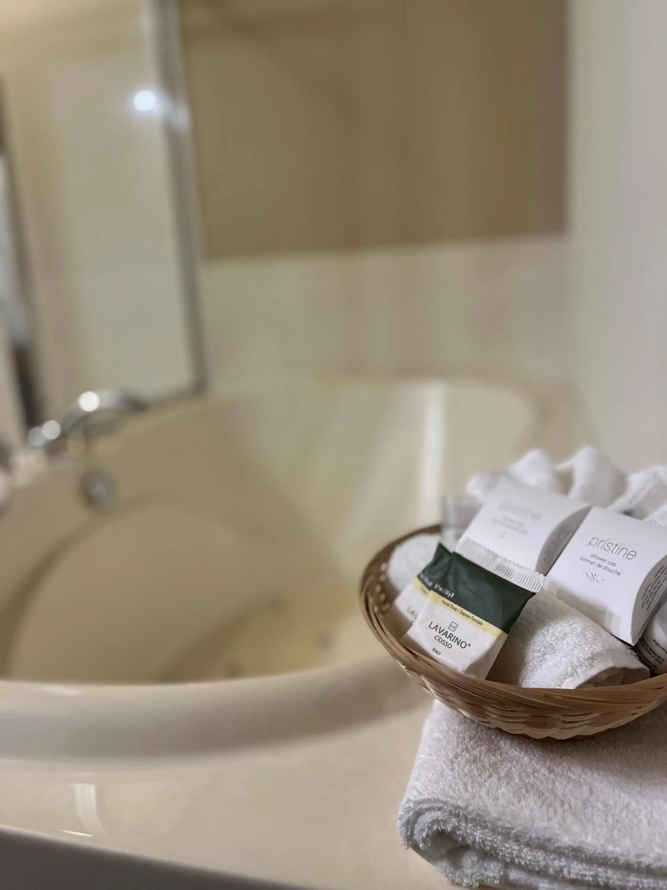 Bath in Sidney Waterfront Inn & Suites