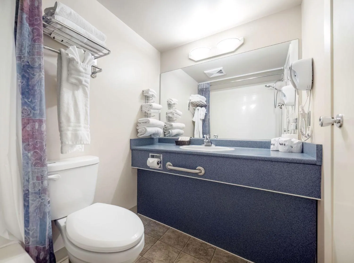 Sidney Waterfront Inn & Suites