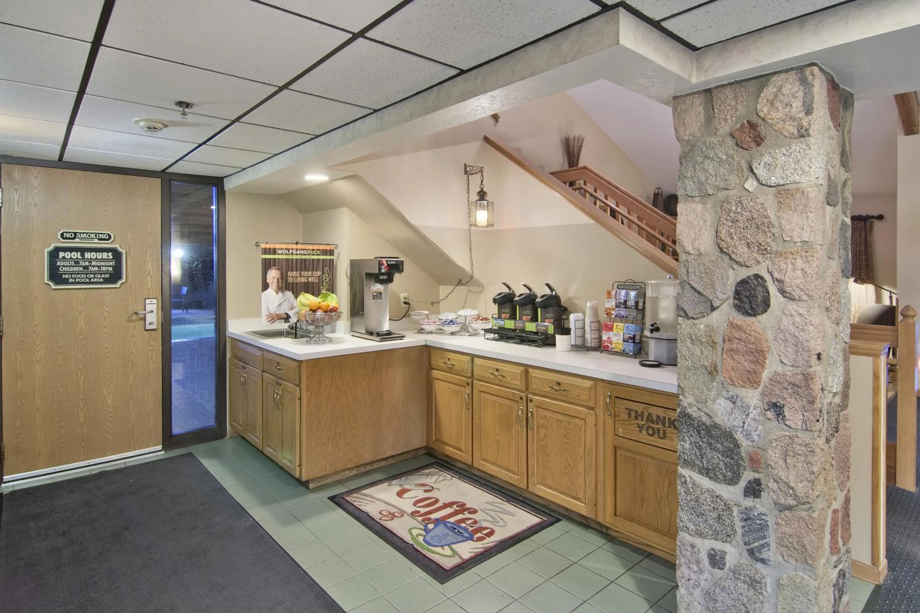 Breakfast in Boarders Inn & Suites by Cobblestone Hotels - Faribault