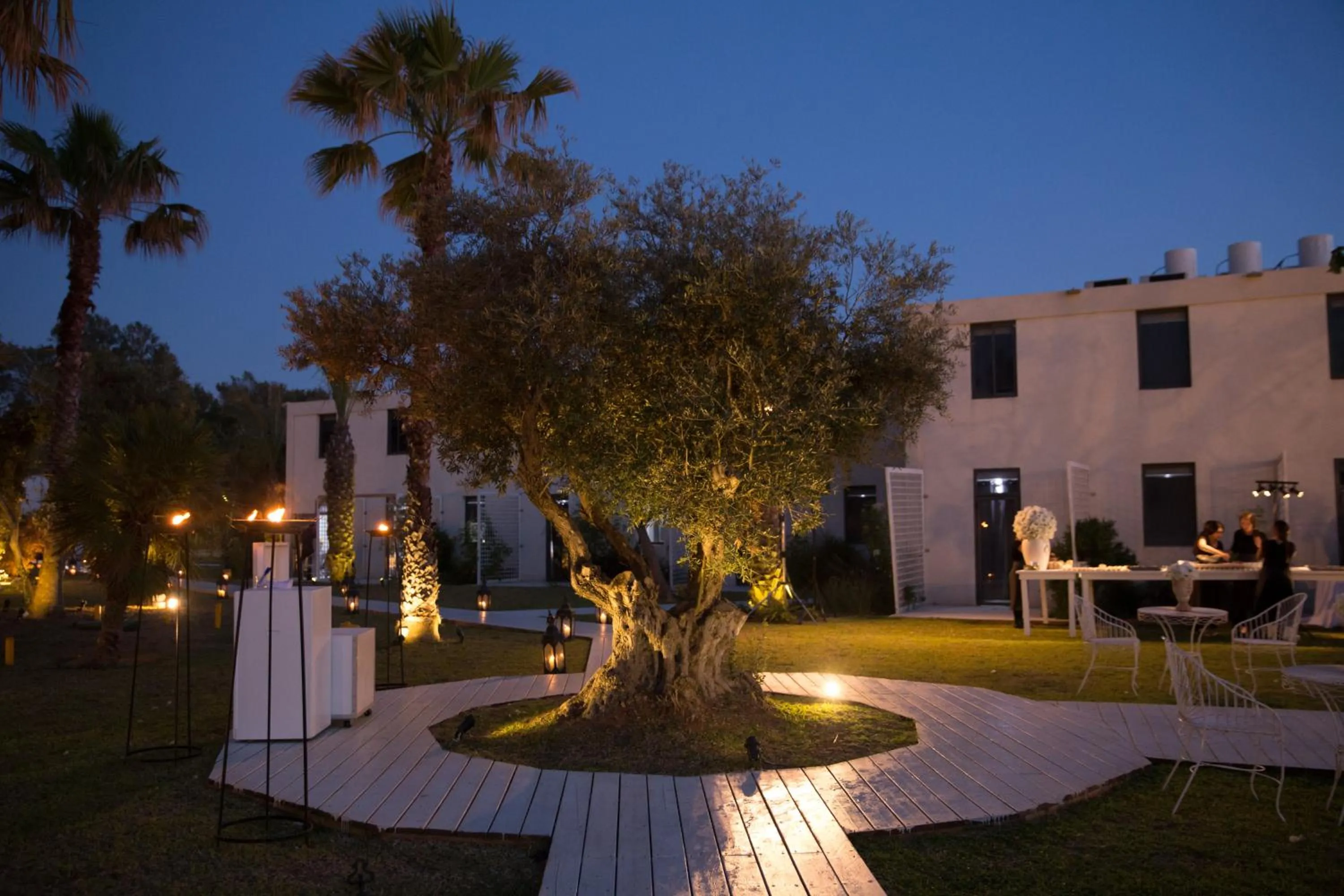 Property building in El Yam