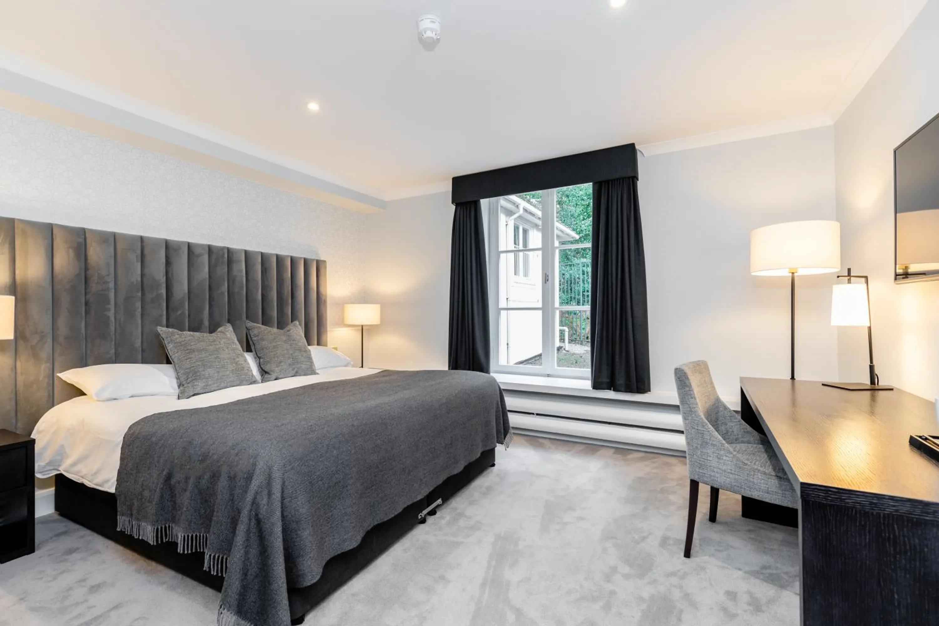 Bedroom, Bed in Gorse Hill Hotel