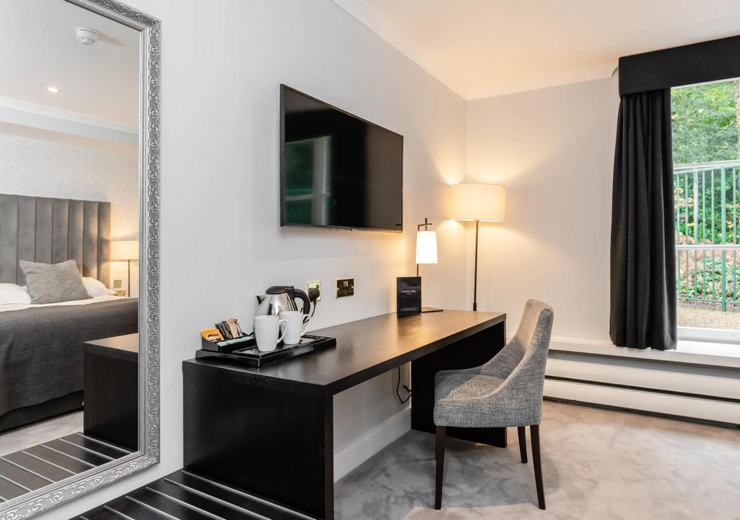 hair dresser, Bed in Gorse Hill Hotel