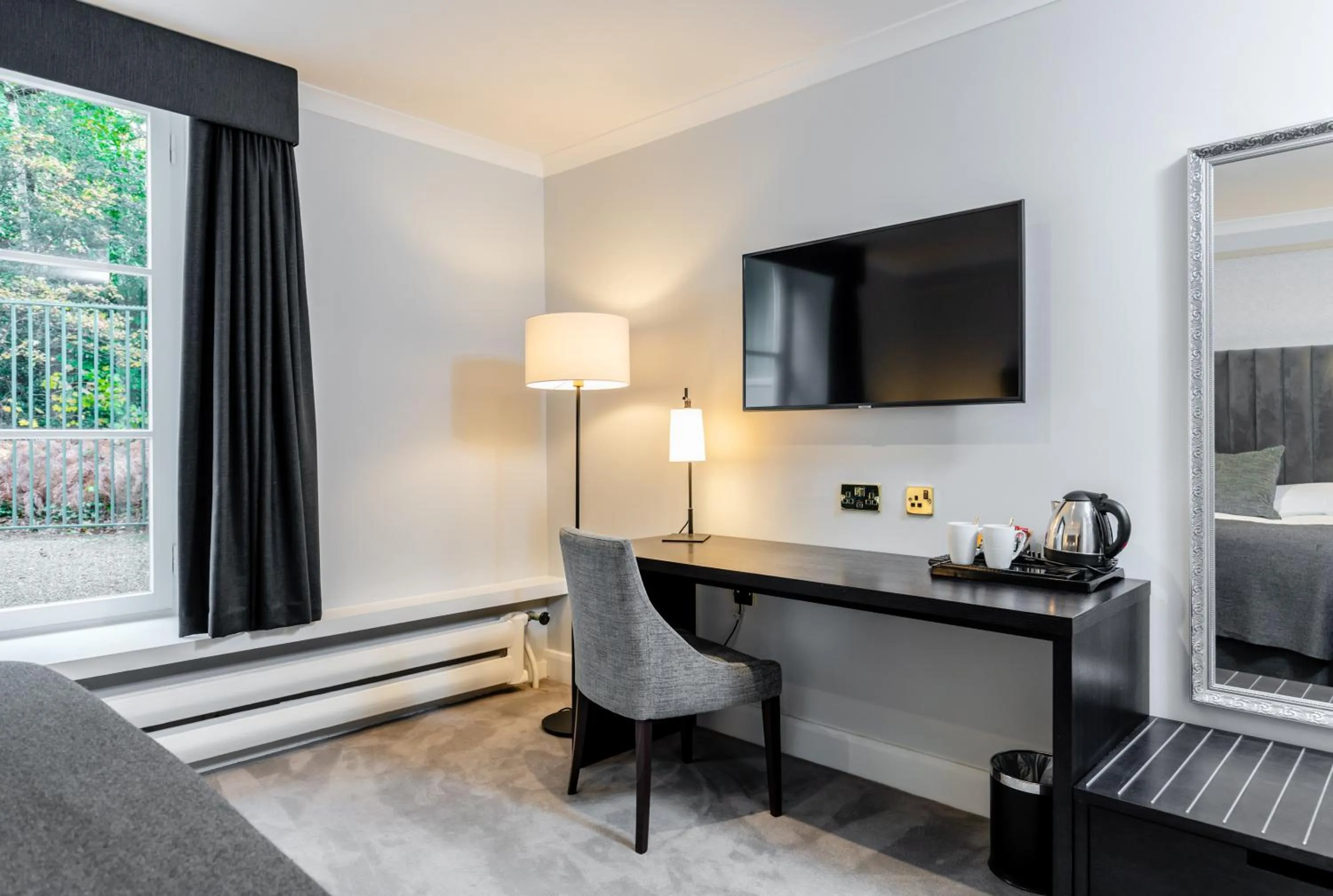 TV and multimedia, Bed in Gorse Hill Hotel