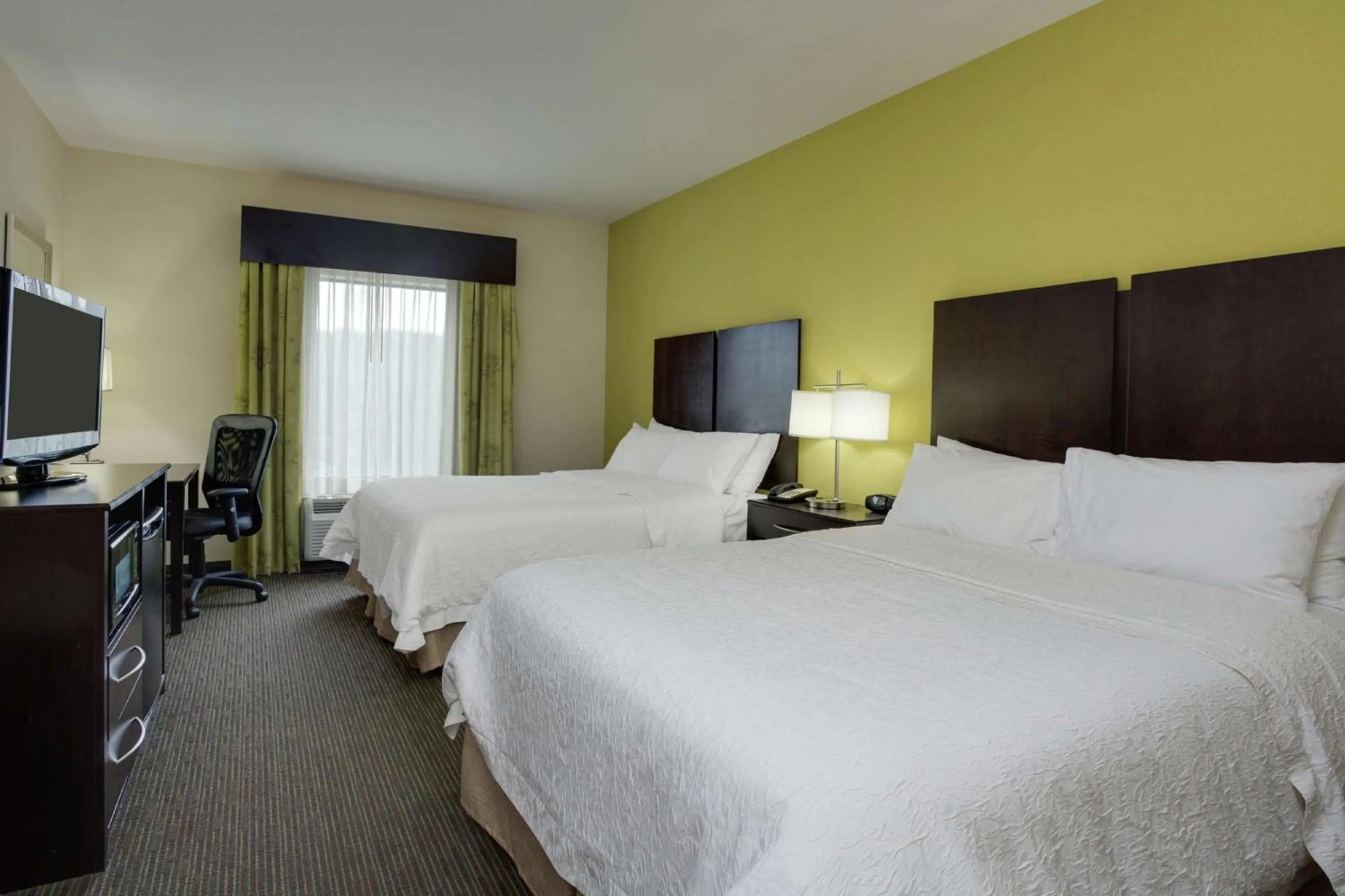 Bedroom, Bed in Hampton Inn Ozark