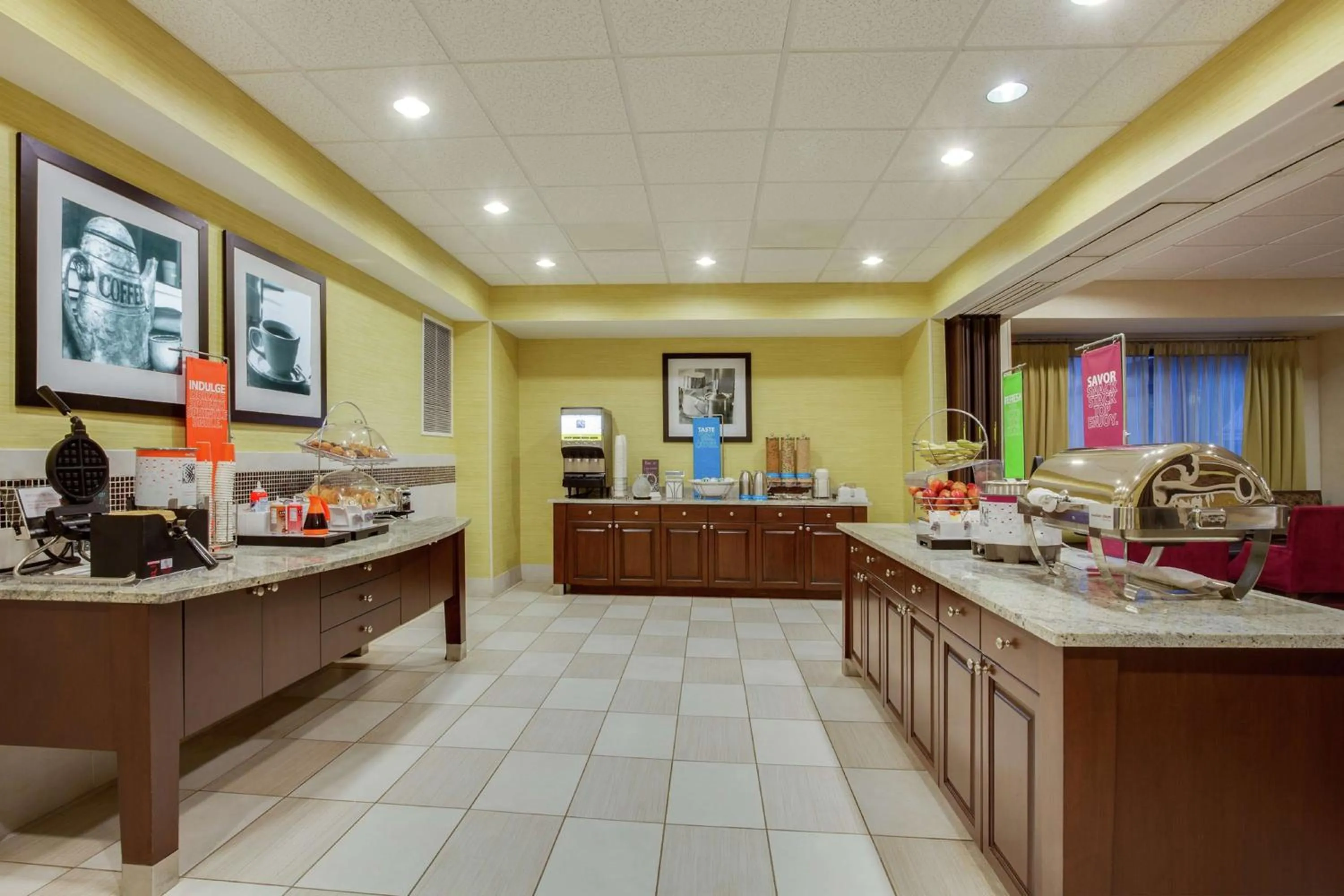 Breakfast in Hampton Inn Ozark