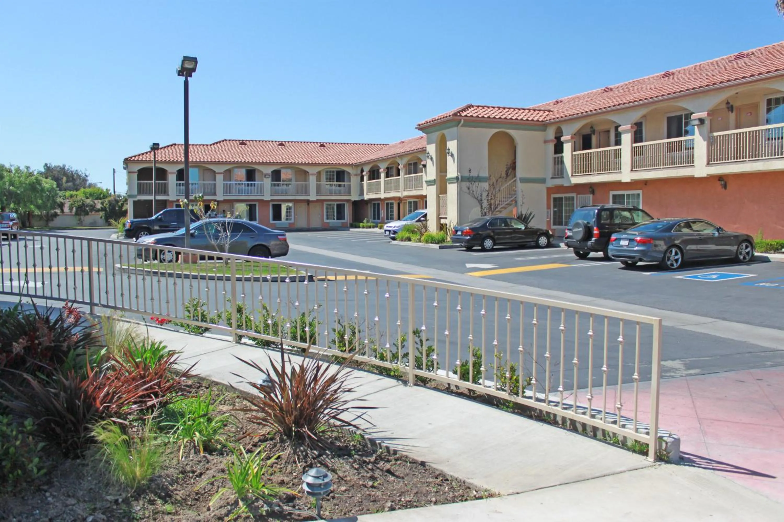 Area and facilities in Crystal Inn Suites & Spas