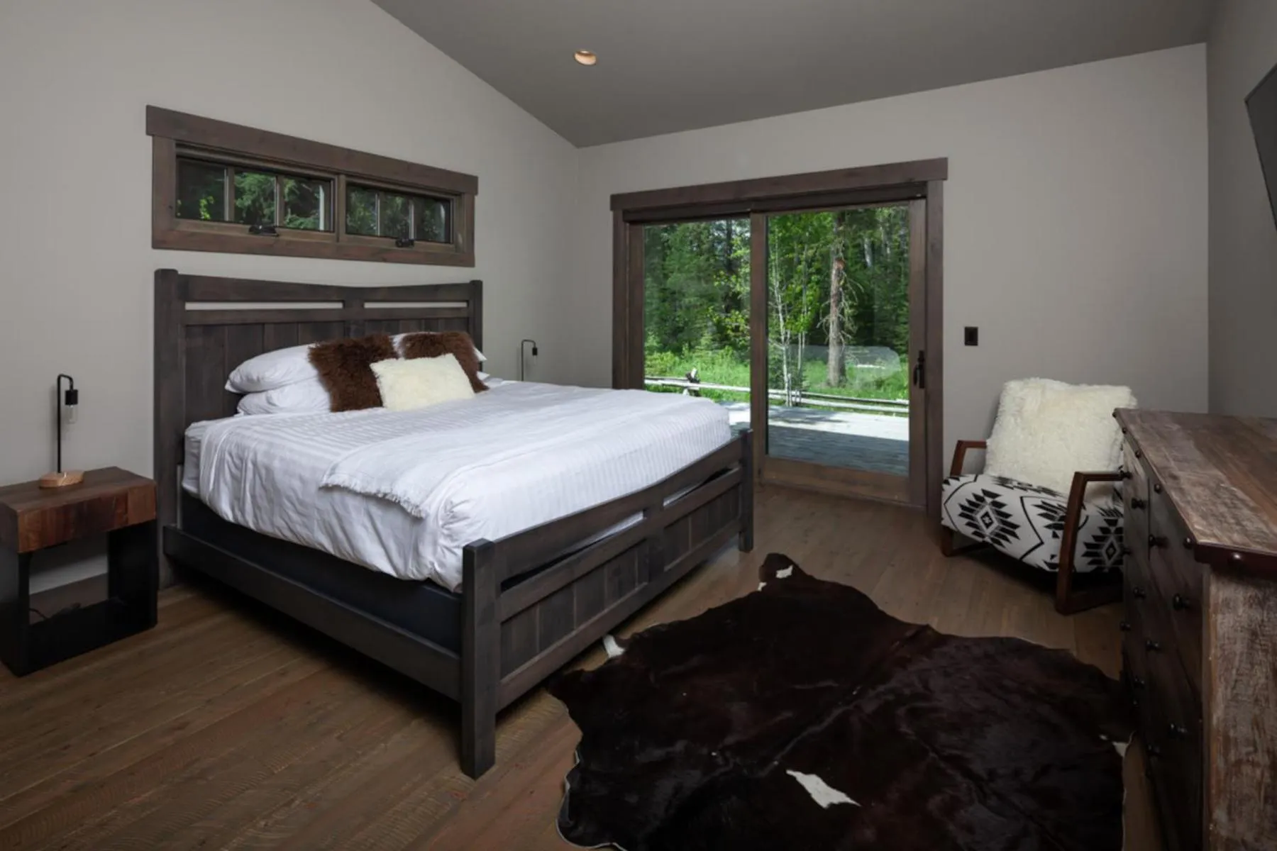 Bedroom, Bed in Lodge at Whitefish Lake