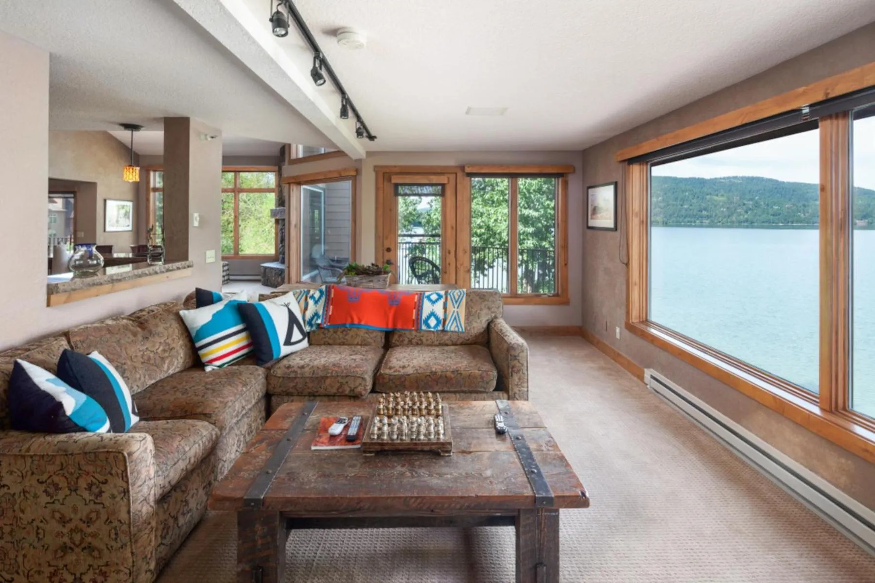 Living room in Lodge at Whitefish Lake