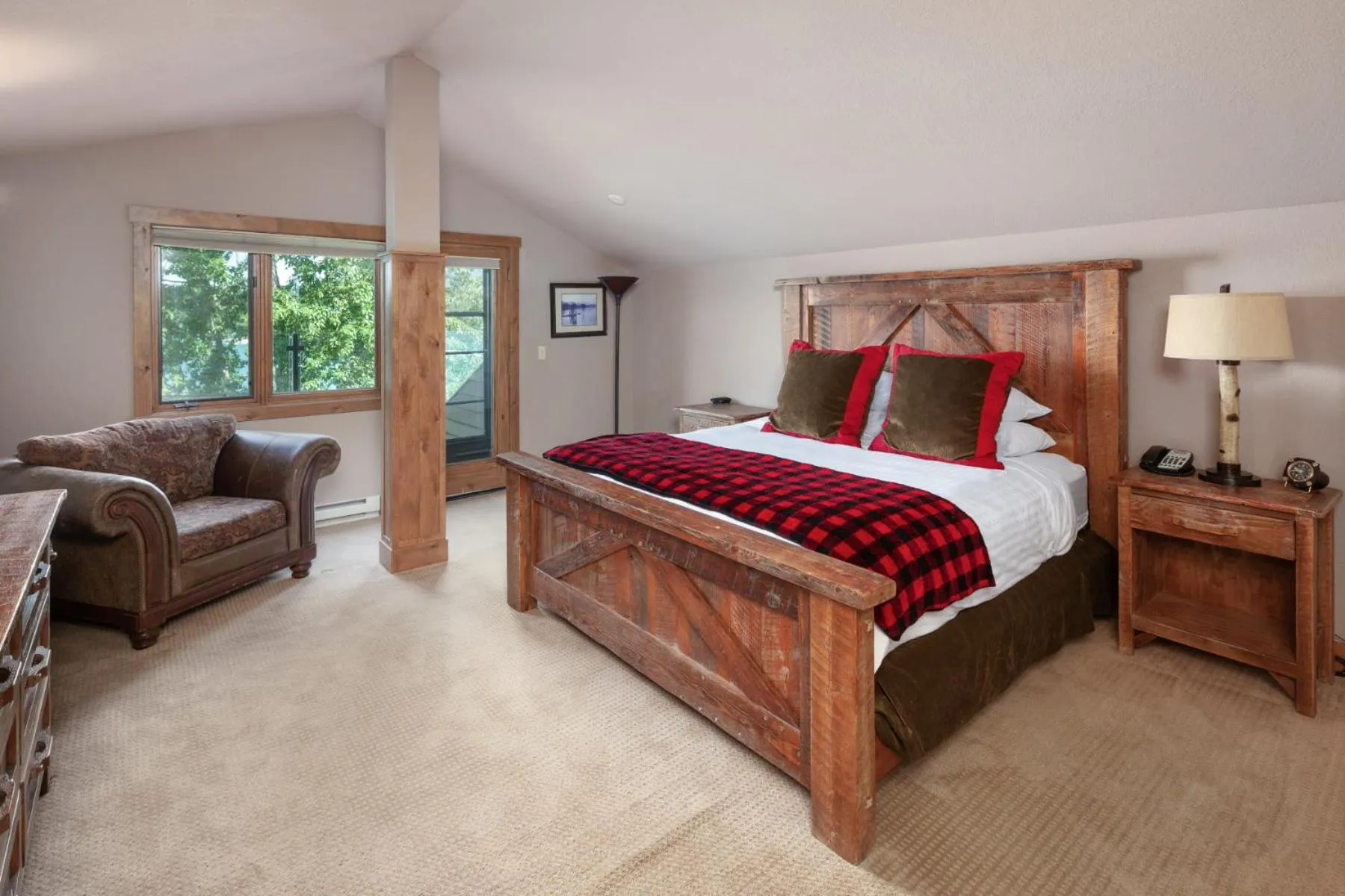 Bedroom, Bed in Lodge at Whitefish Lake