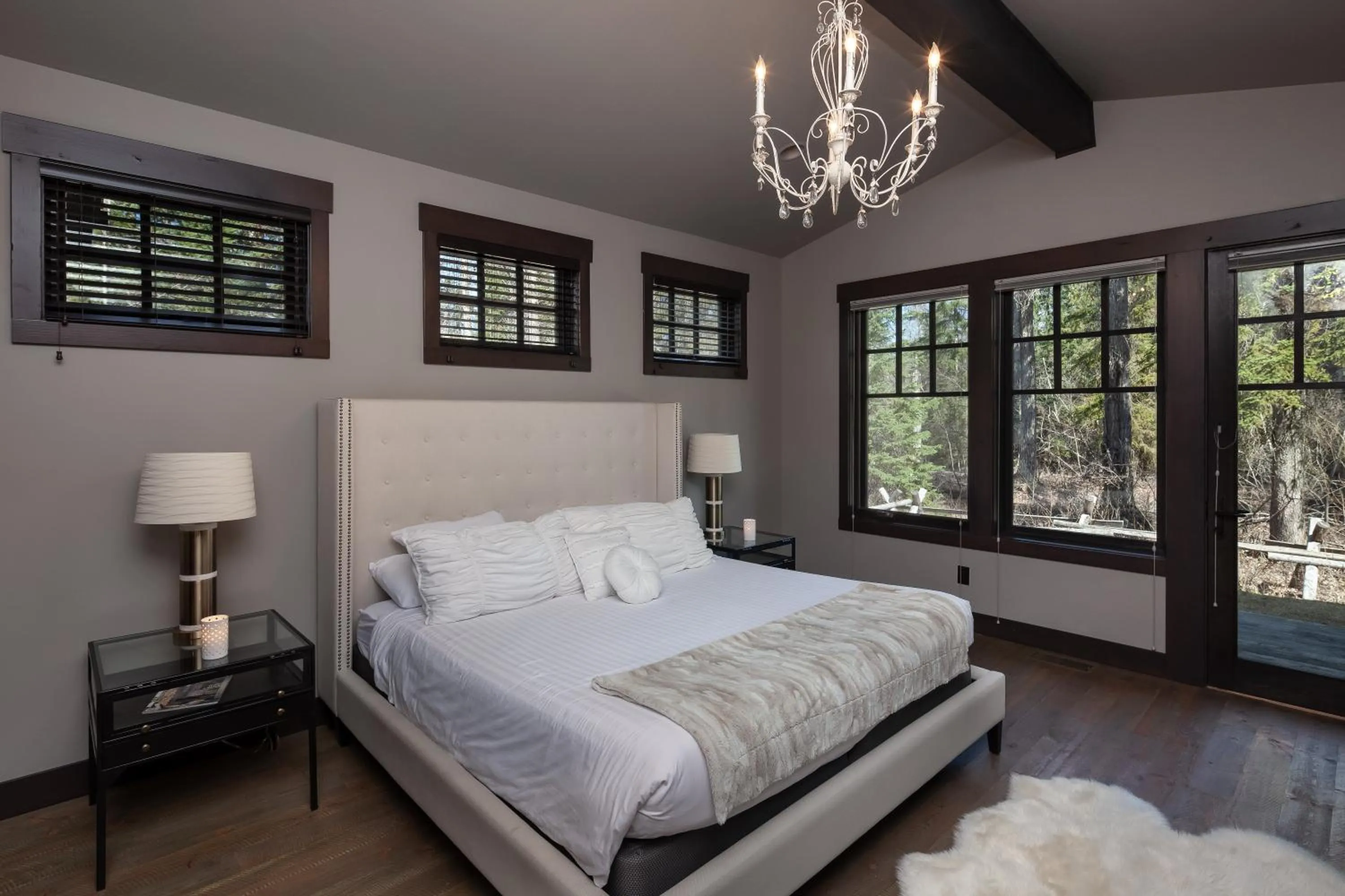 Bedroom, Bed in Lodge at Whitefish Lake