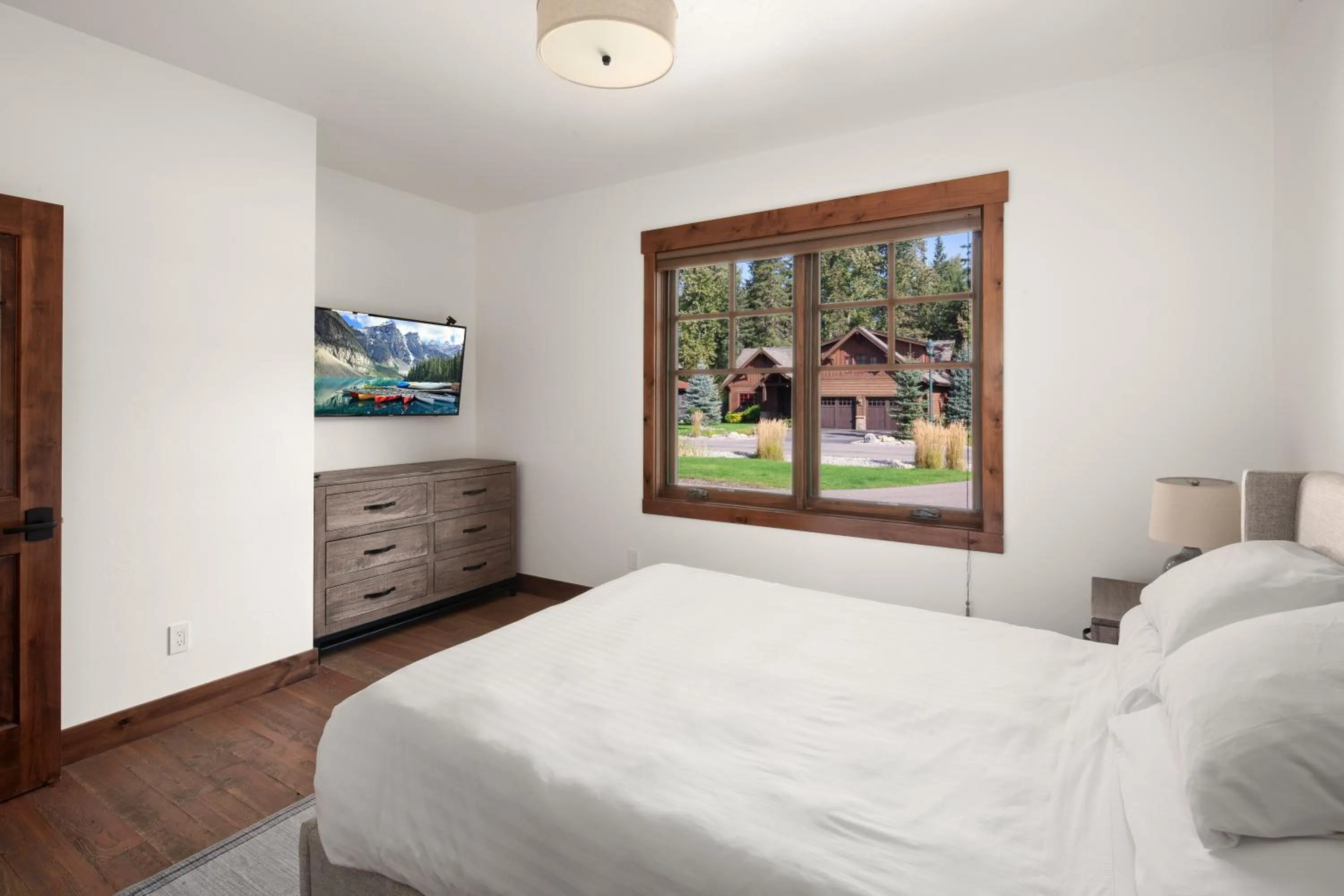 Bedroom, Bed in Lodge at Whitefish Lake