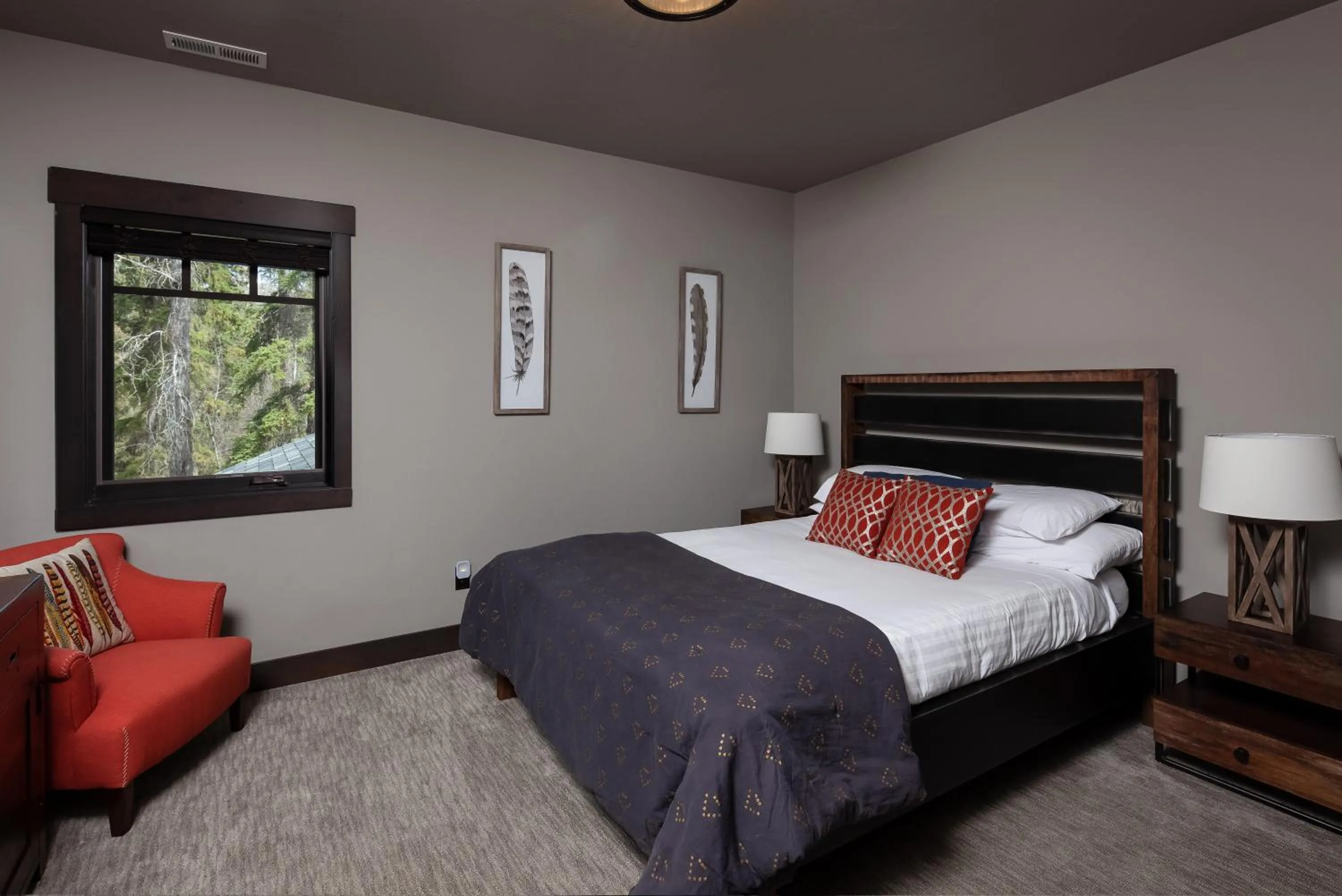 Bedroom, Bed in Lodge at Whitefish Lake