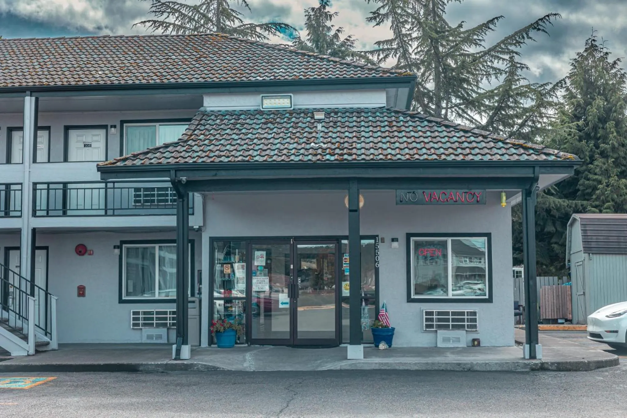Property building in Sumner Motor Inn