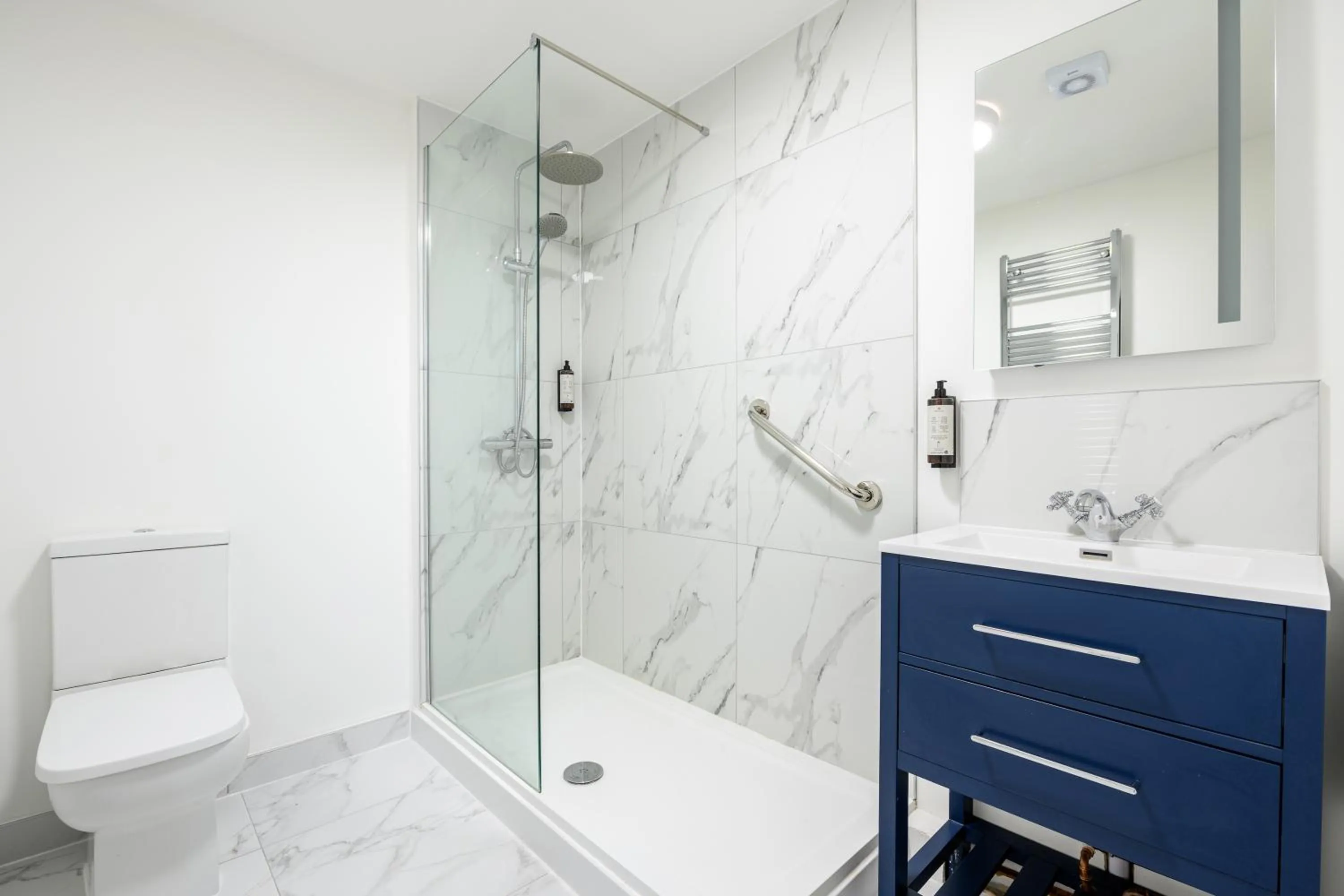 Shower in Hotel Prince Regent