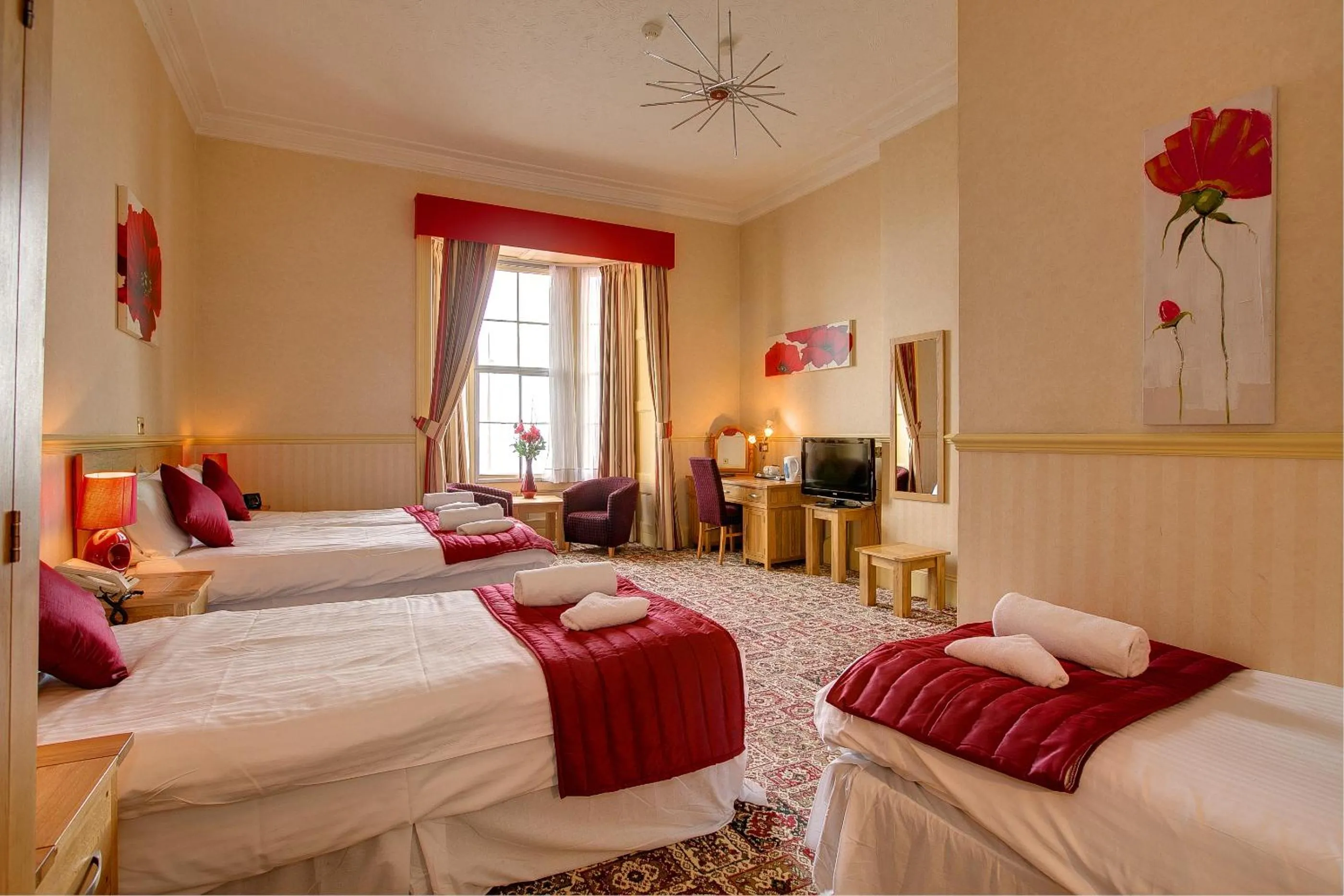 Photo of the whole room, Bed in Hotel Prince Regent