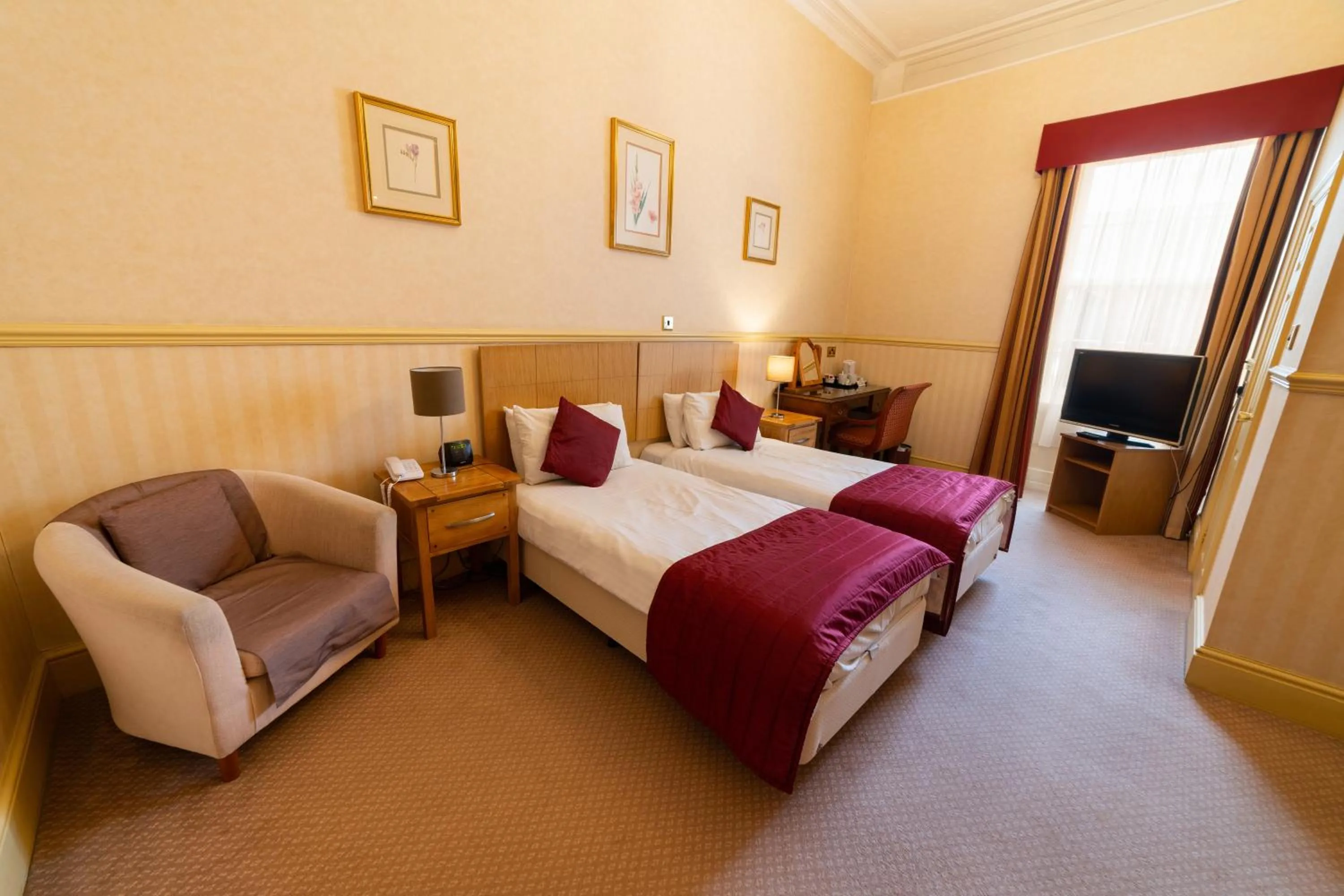 Photo of the whole room, Bed in Hotel Prince Regent