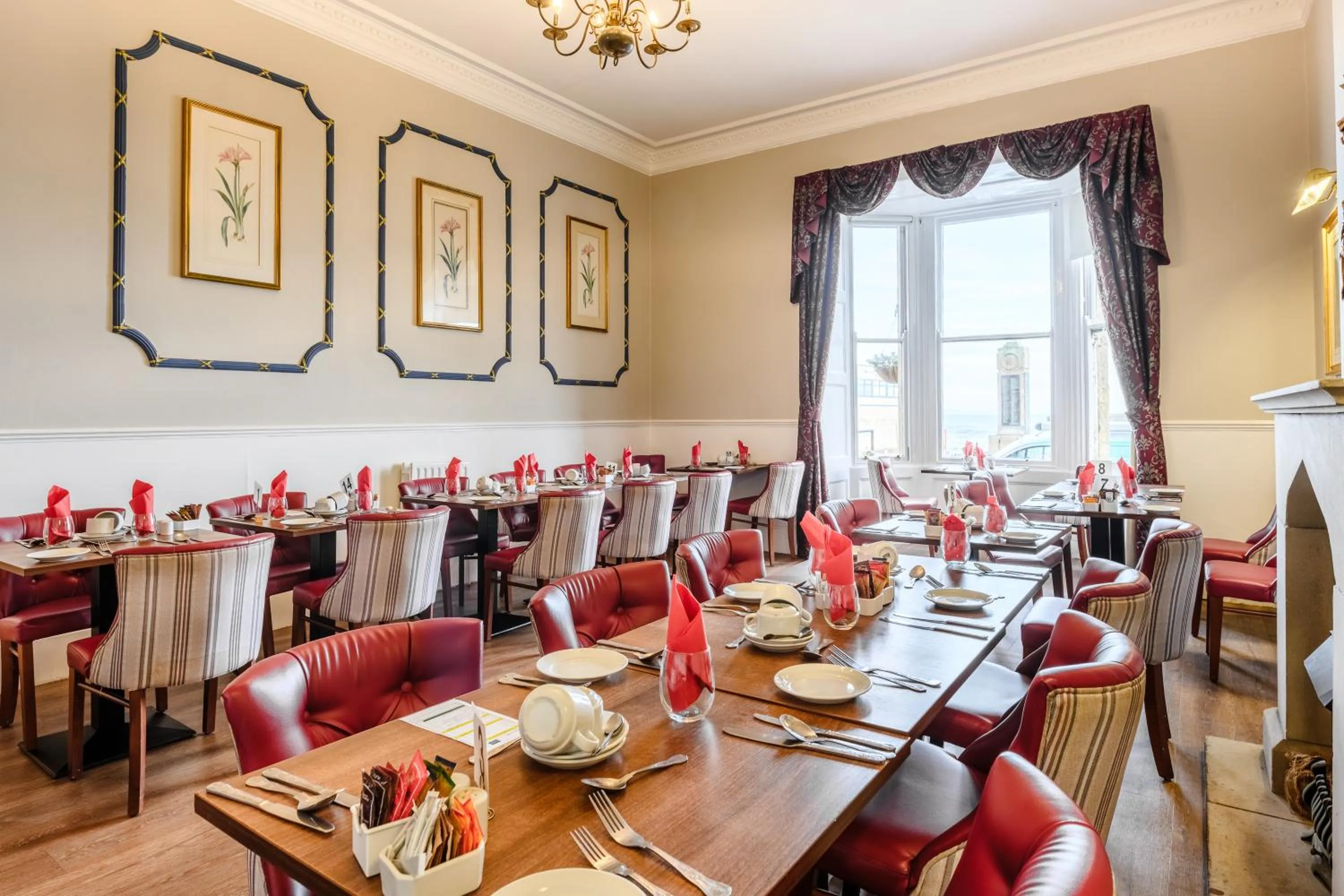 Restaurant/places to eat in Hotel Prince Regent