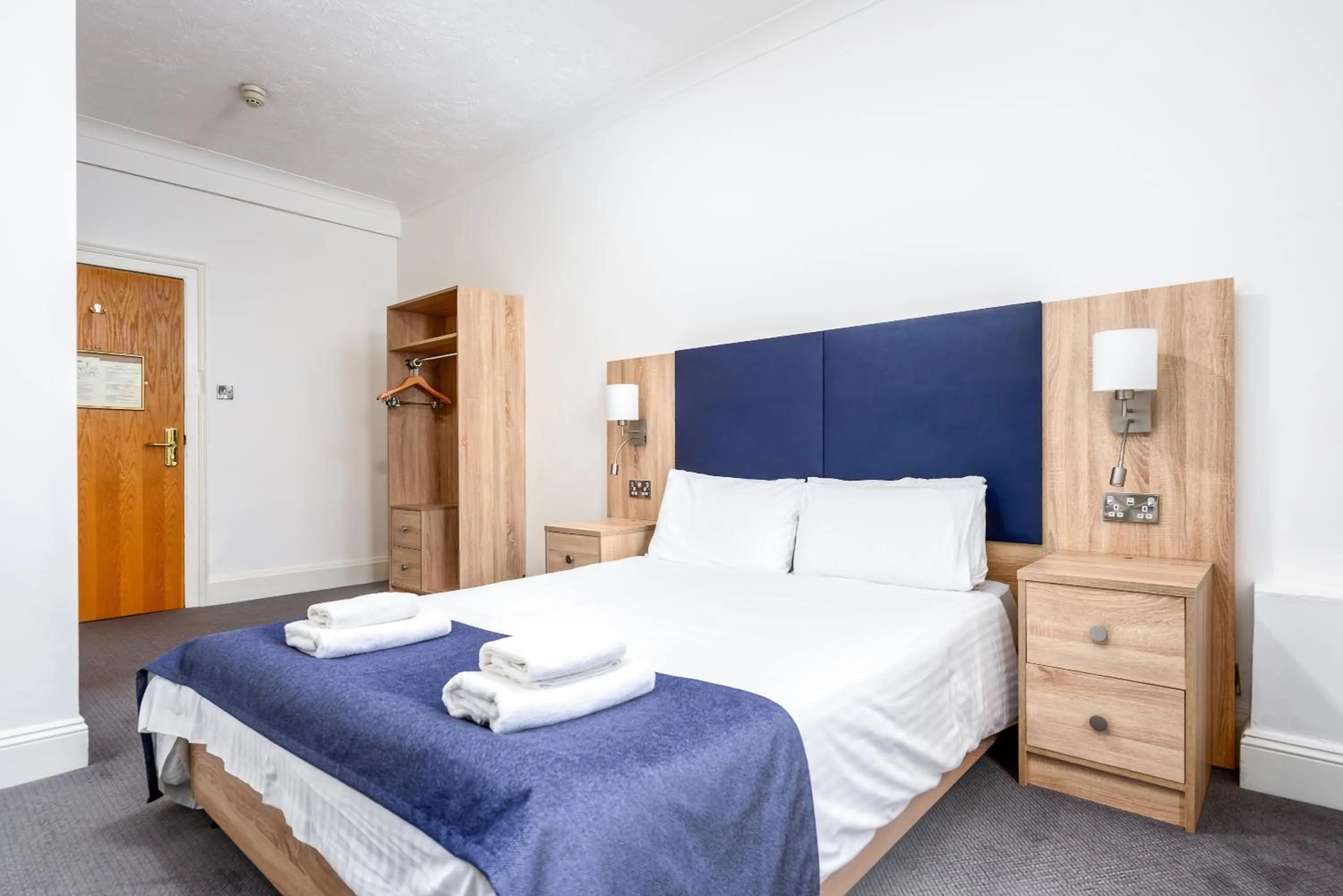 Bedroom, Bed in Hotel Prince Regent