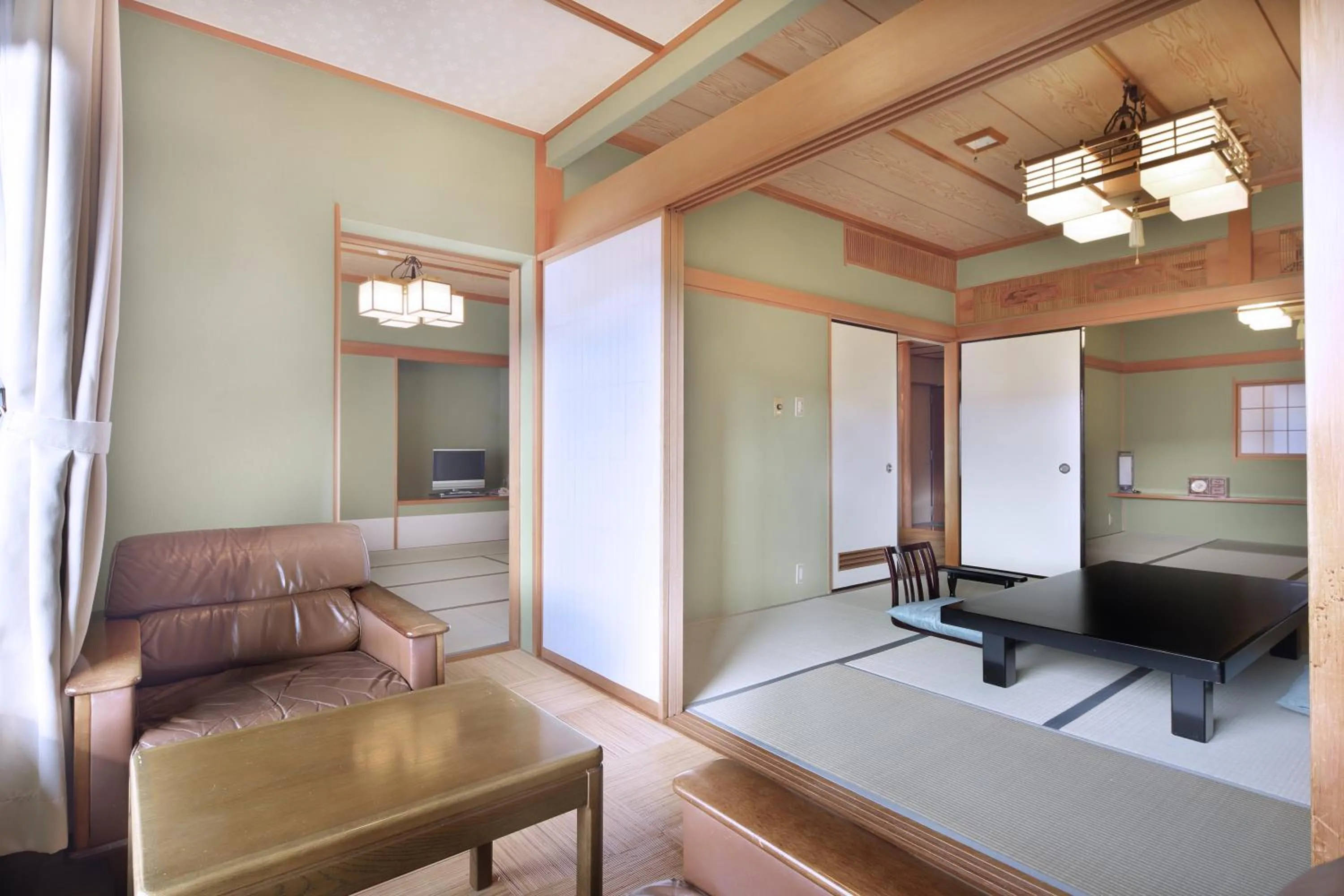 Photo of the whole room in Yoshimatsu