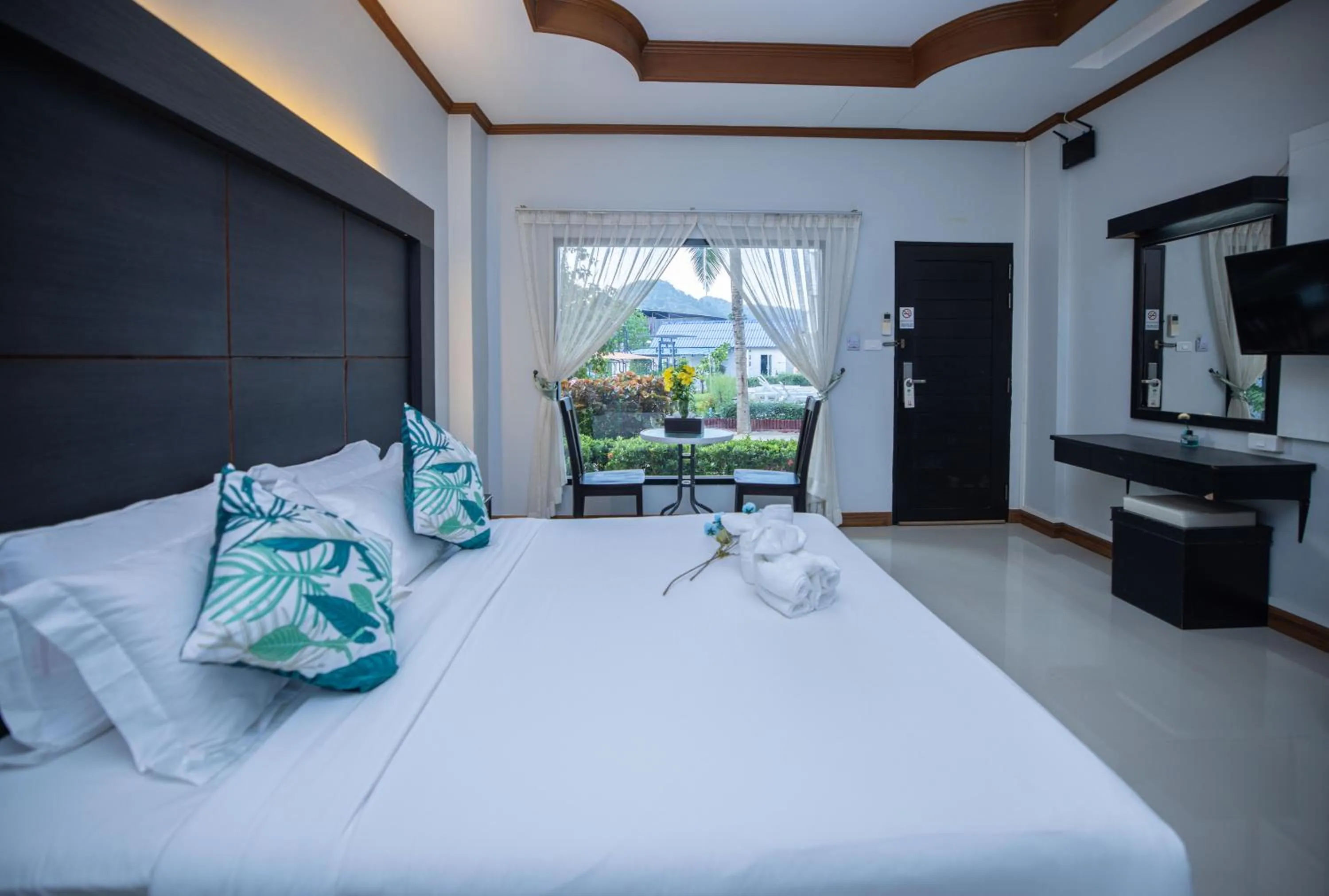 TV and multimedia, Bed in Blue Carina Hotel Phuket