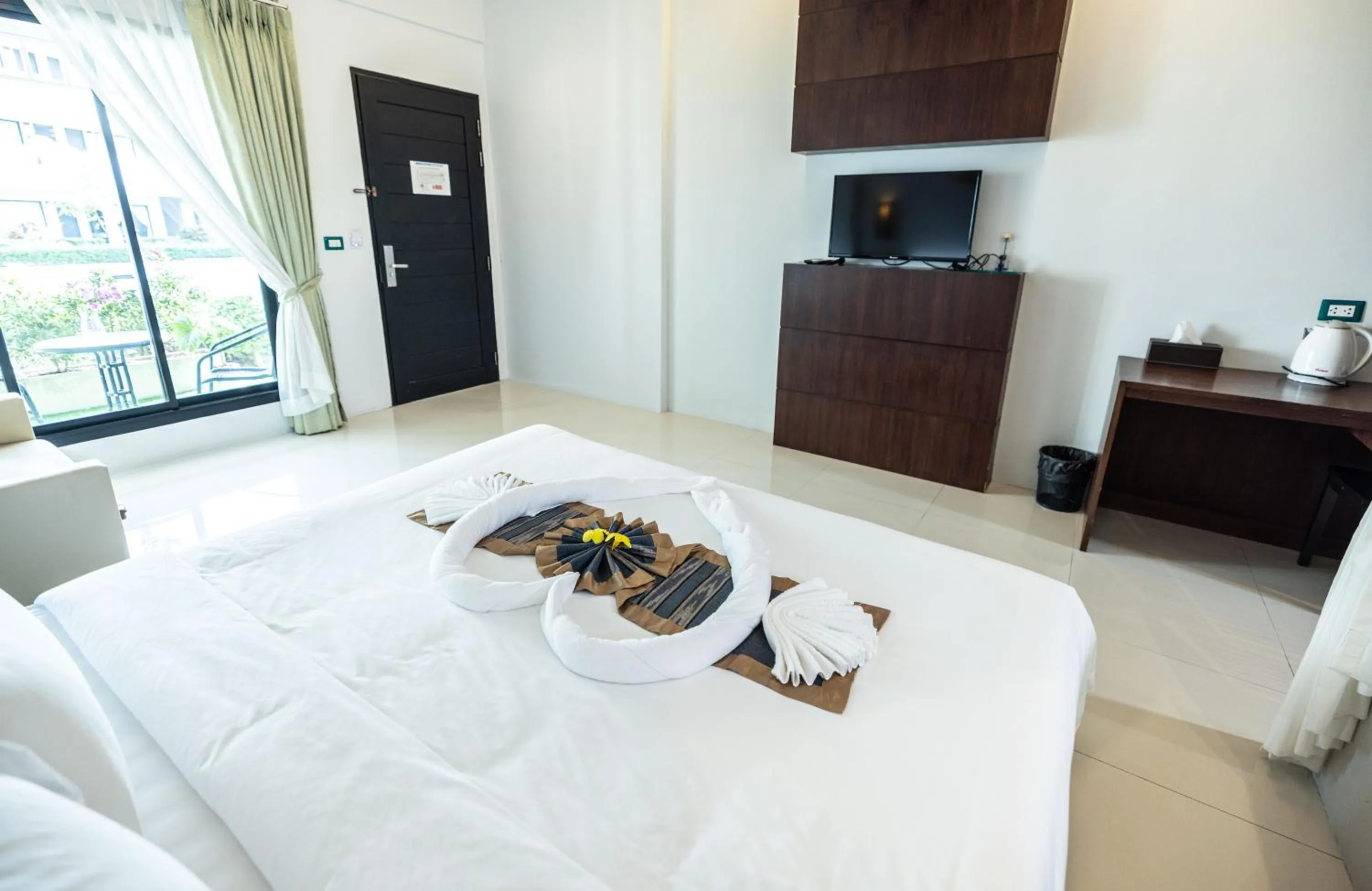TV and multimedia, Bed in Blue Carina Hotel Phuket