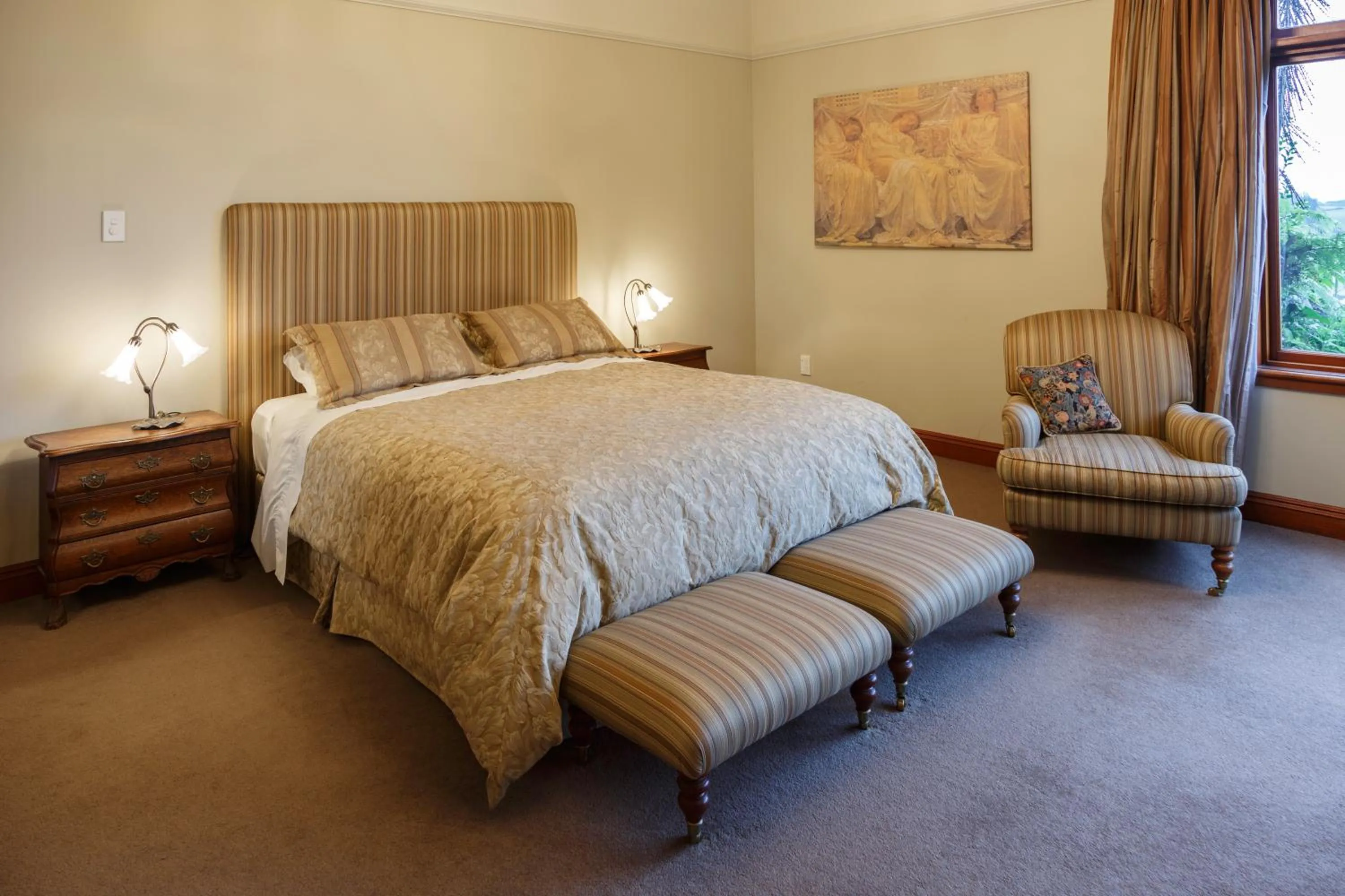 Photo of the whole room, Bed in Lake Karapiro Lodge