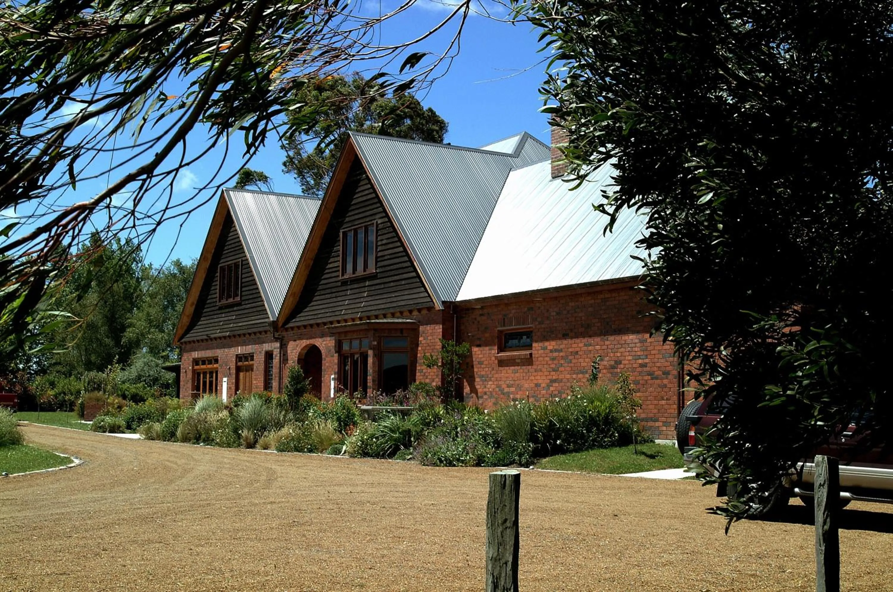 Facade/entrance in Lake Karapiro Lodge