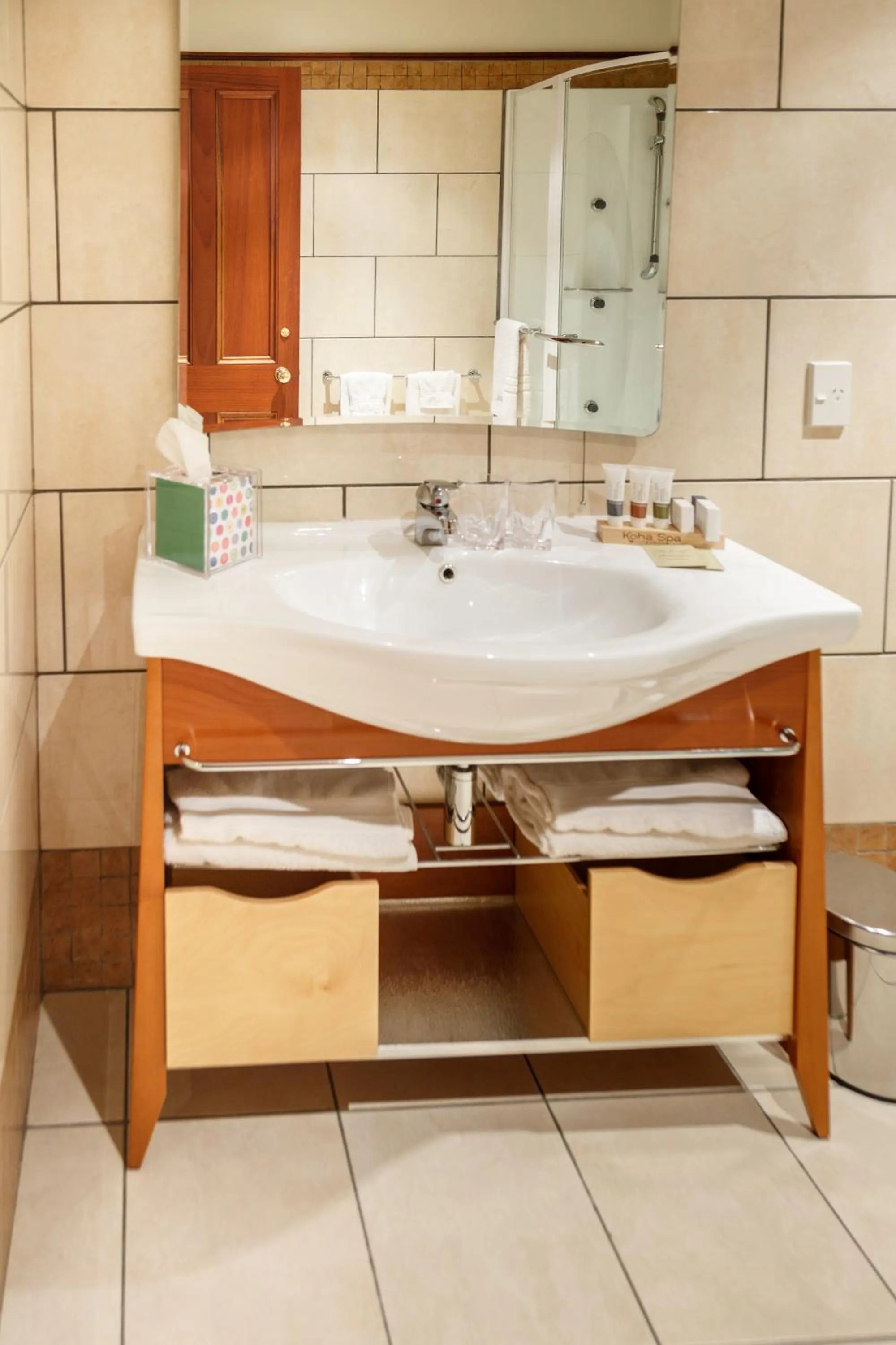 Bathroom in Lake Karapiro Lodge