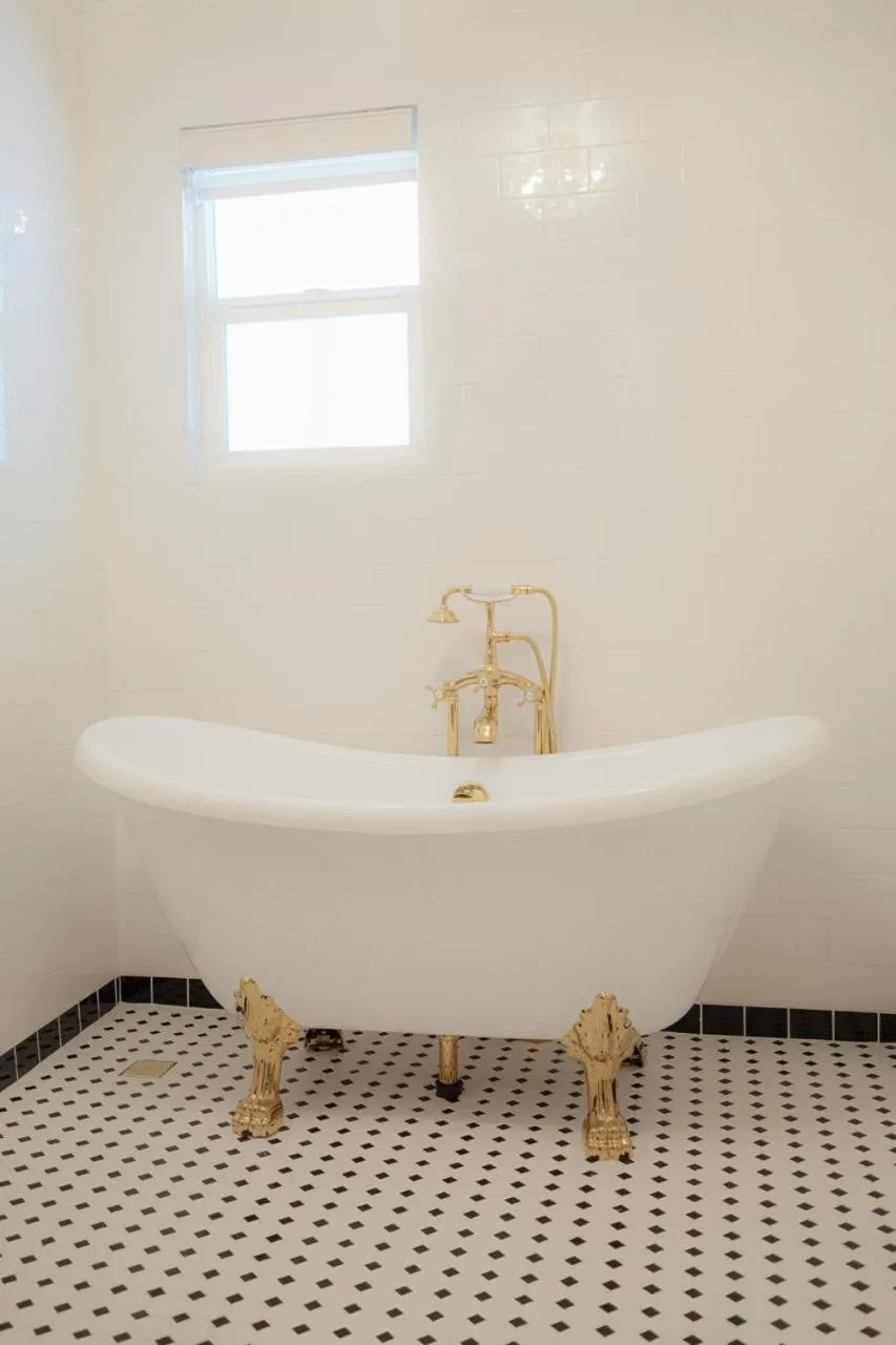 Bath in La Villa de Adelina