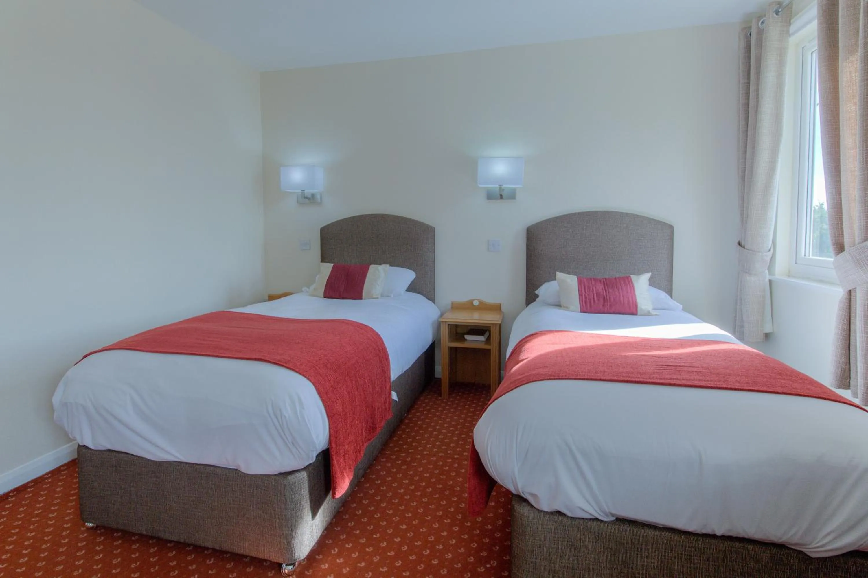 Bed in Wayford Bridge Inn Hotel