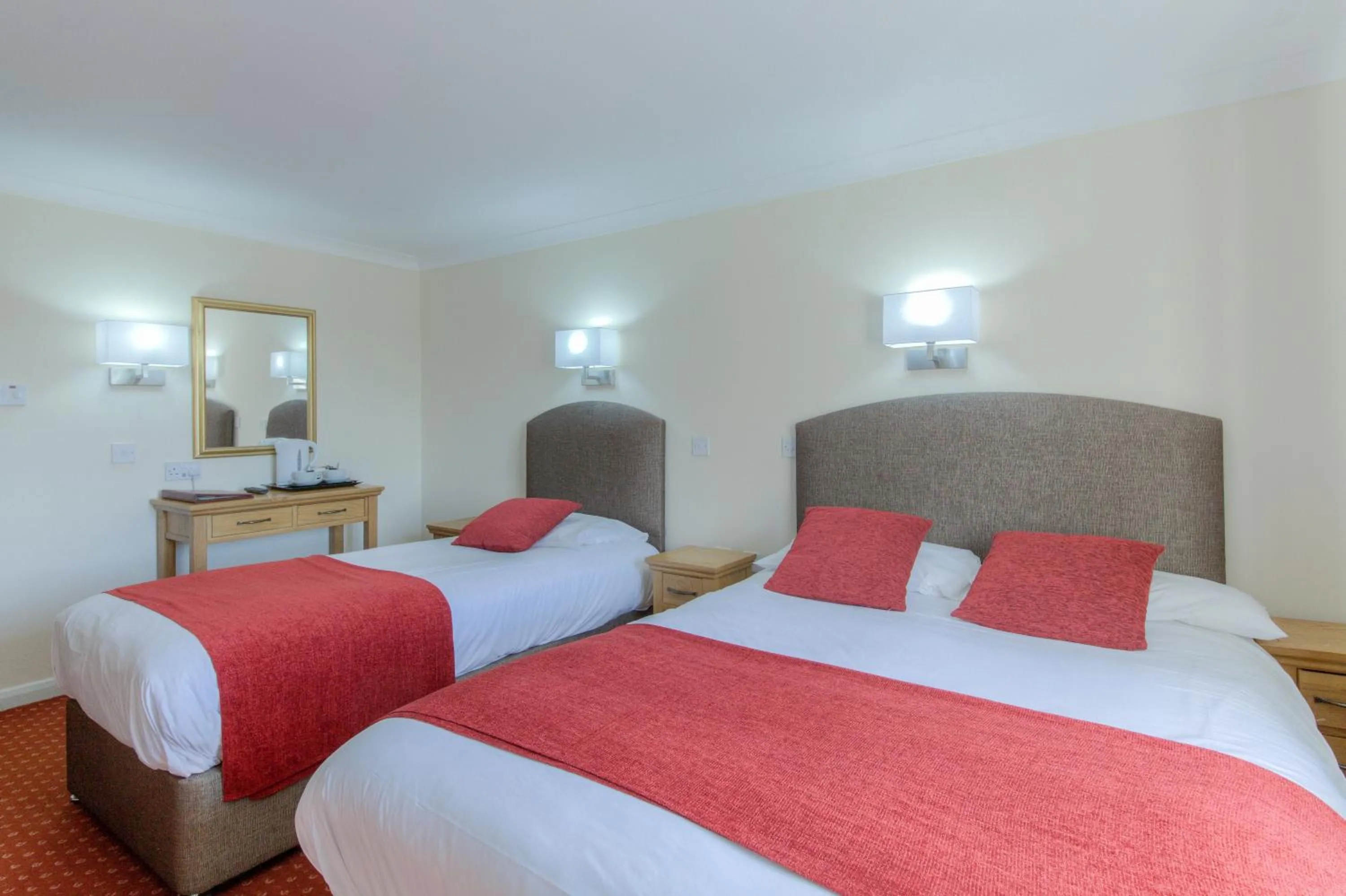 Bed in Wayford Bridge Inn Hotel