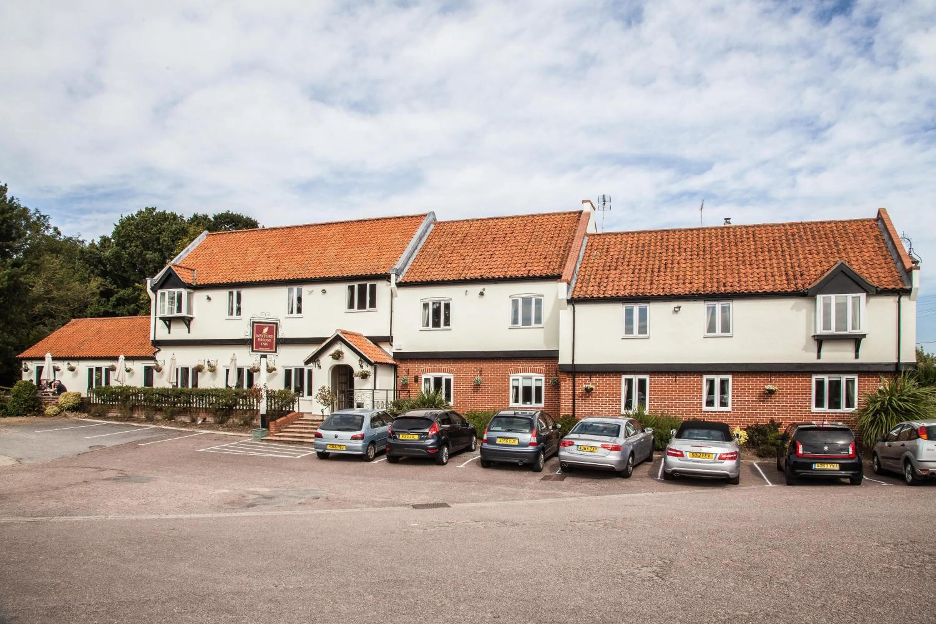Facade/entrance in Wayford Bridge Inn Hotel