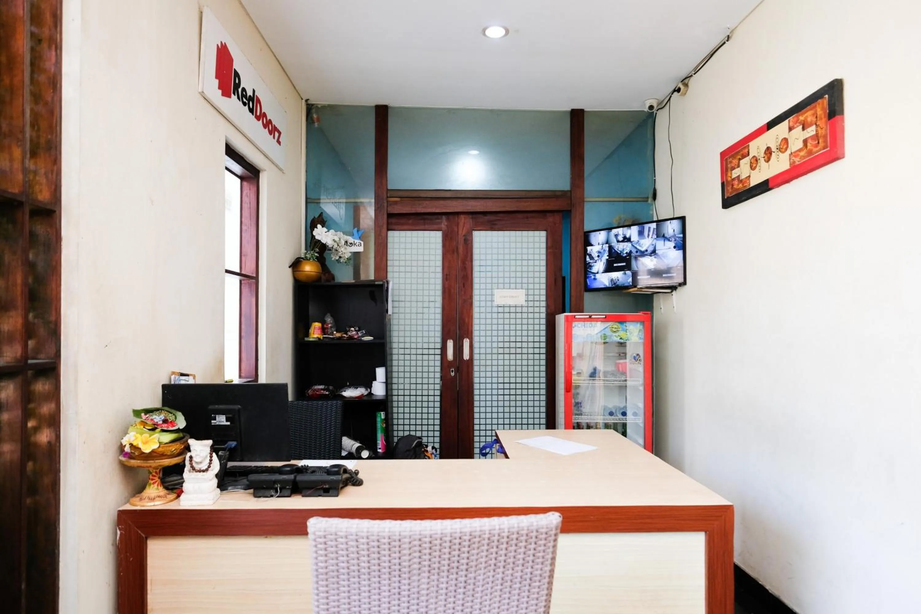 Lobby or reception in RedDoorz near Legian Street