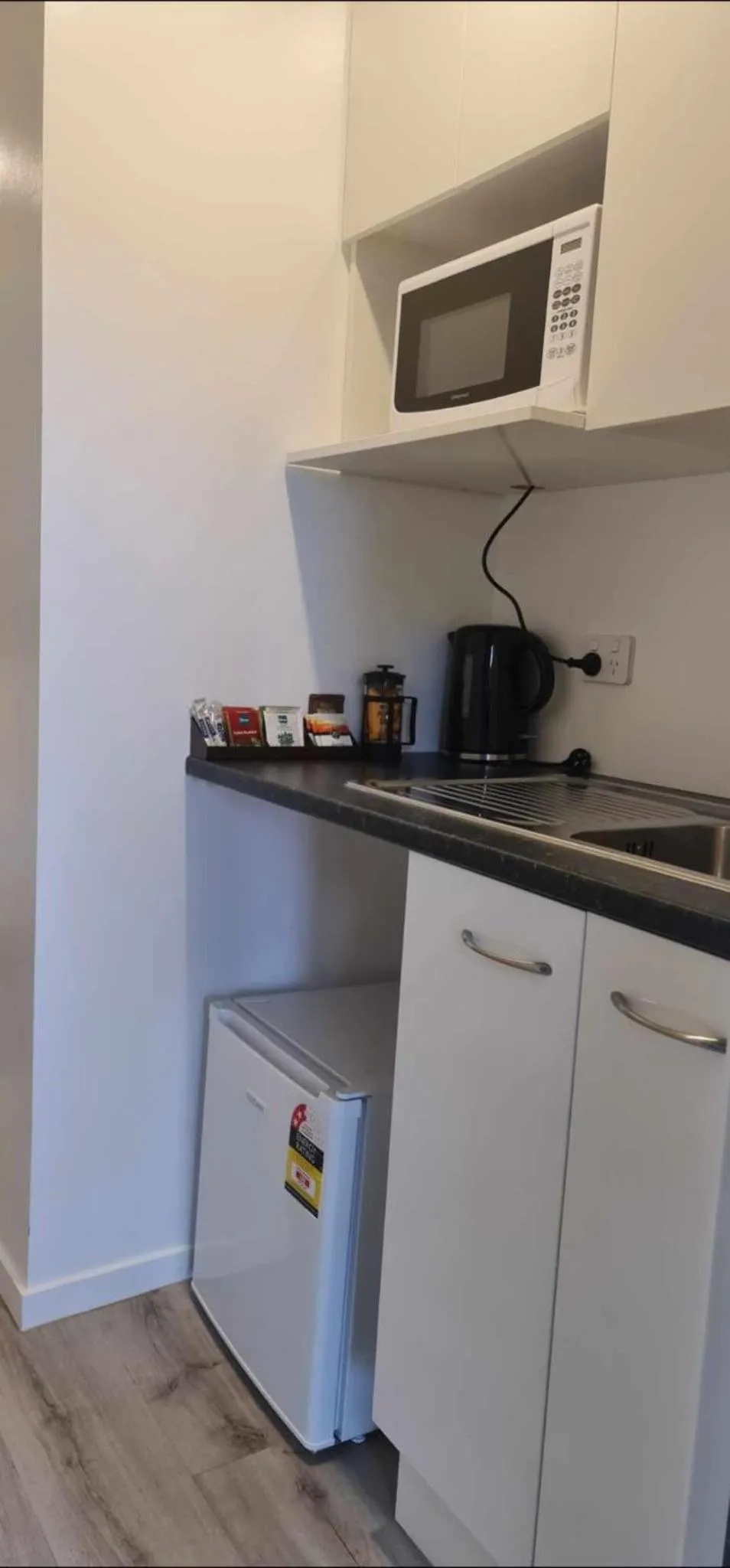 Kitchen or kitchenette in Alpine Chalets