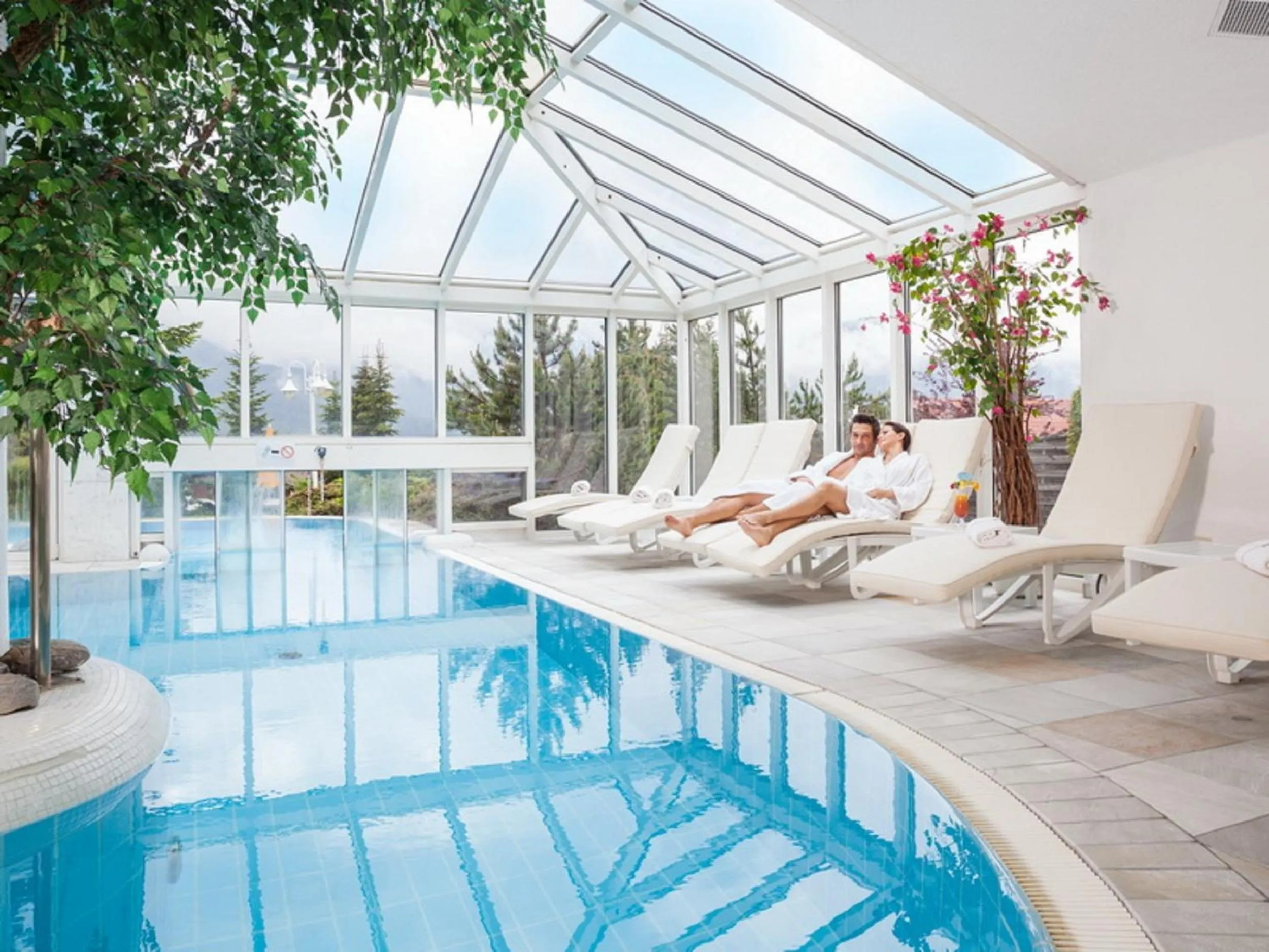 Swimming pool in Wellness & Sporthotel Alpenhof