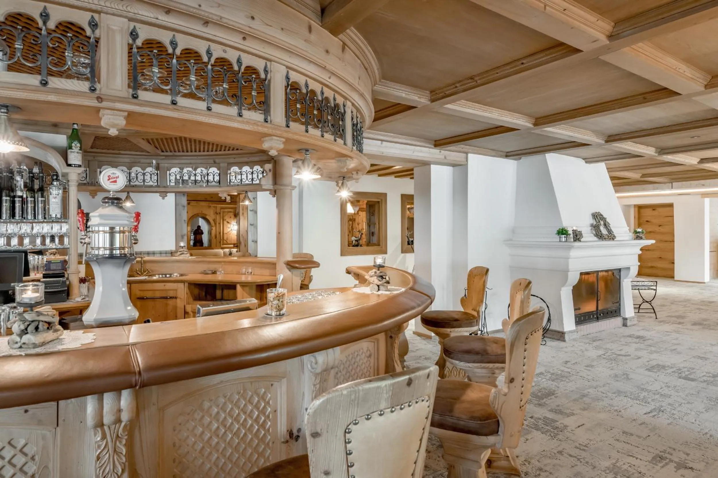 Lounge or bar in Wellness & Sporthotel Alpenhof