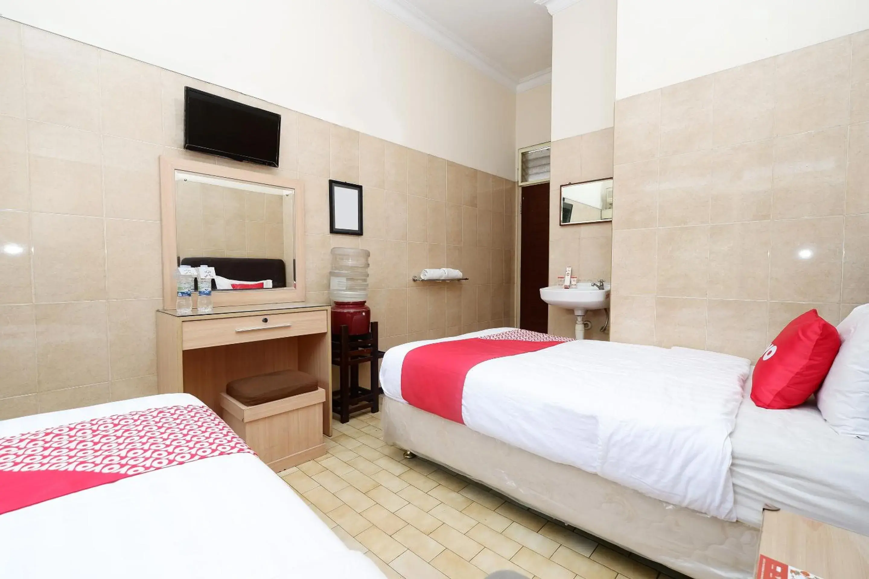 Standard Twin Room in OYO 1843 Cahya Nirwana Standard Twin Room in OYO 1843 Cahya Nirwana
