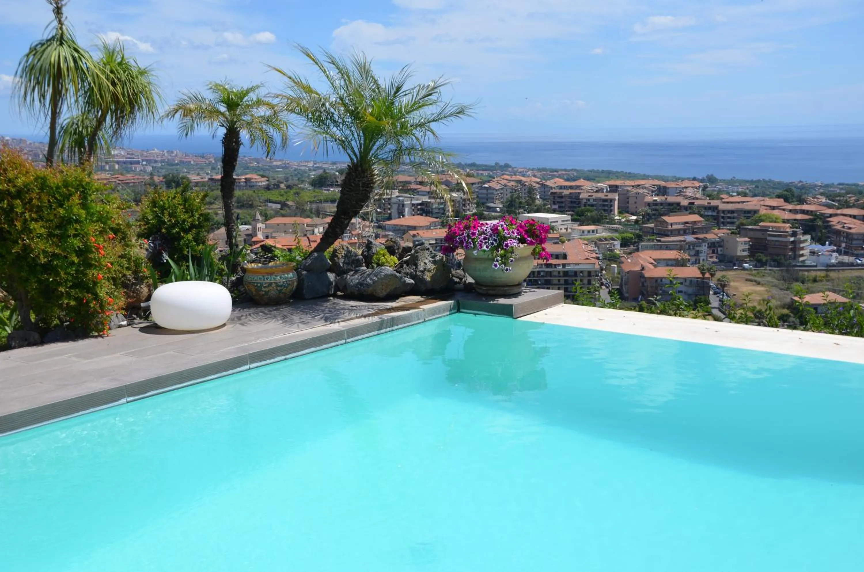 Swimming pool in La casa del panorama