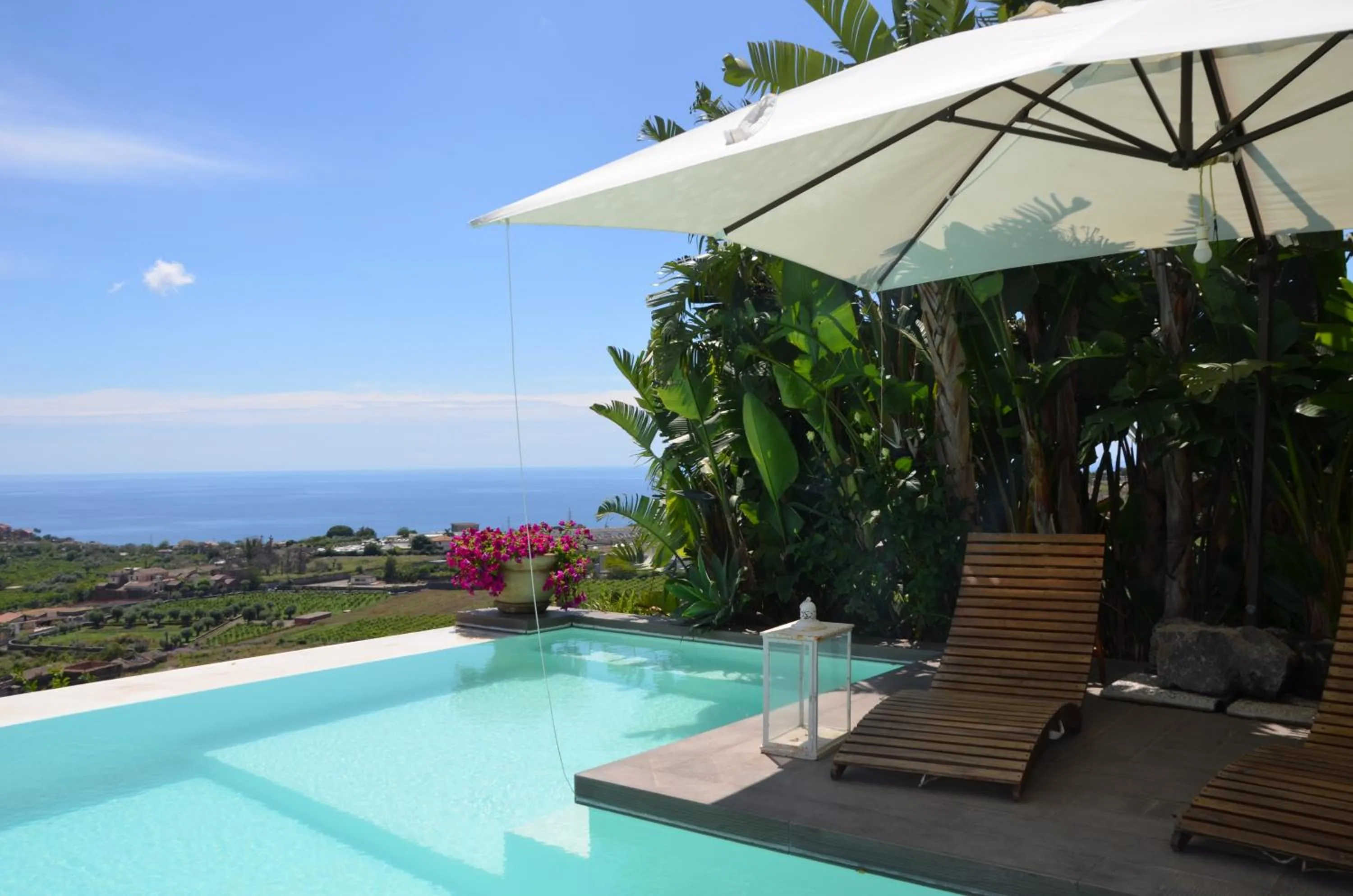 Swimming pool in La casa del panorama