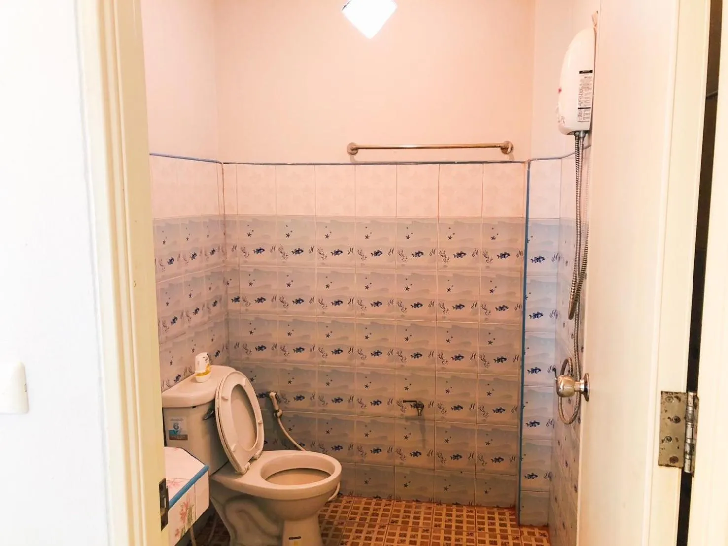 Shower in Sunsea Resort