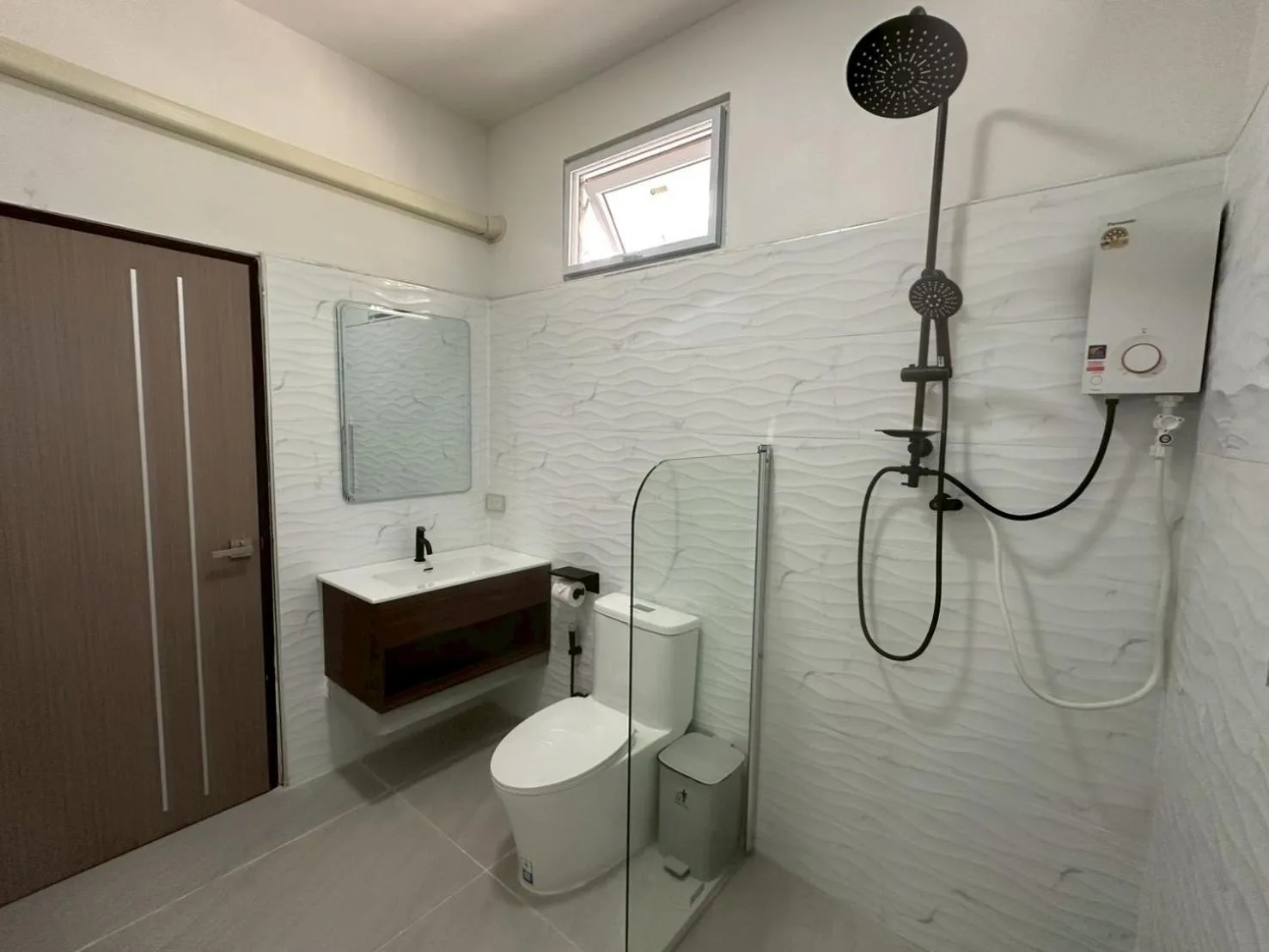 Shower in Sunsea Resort